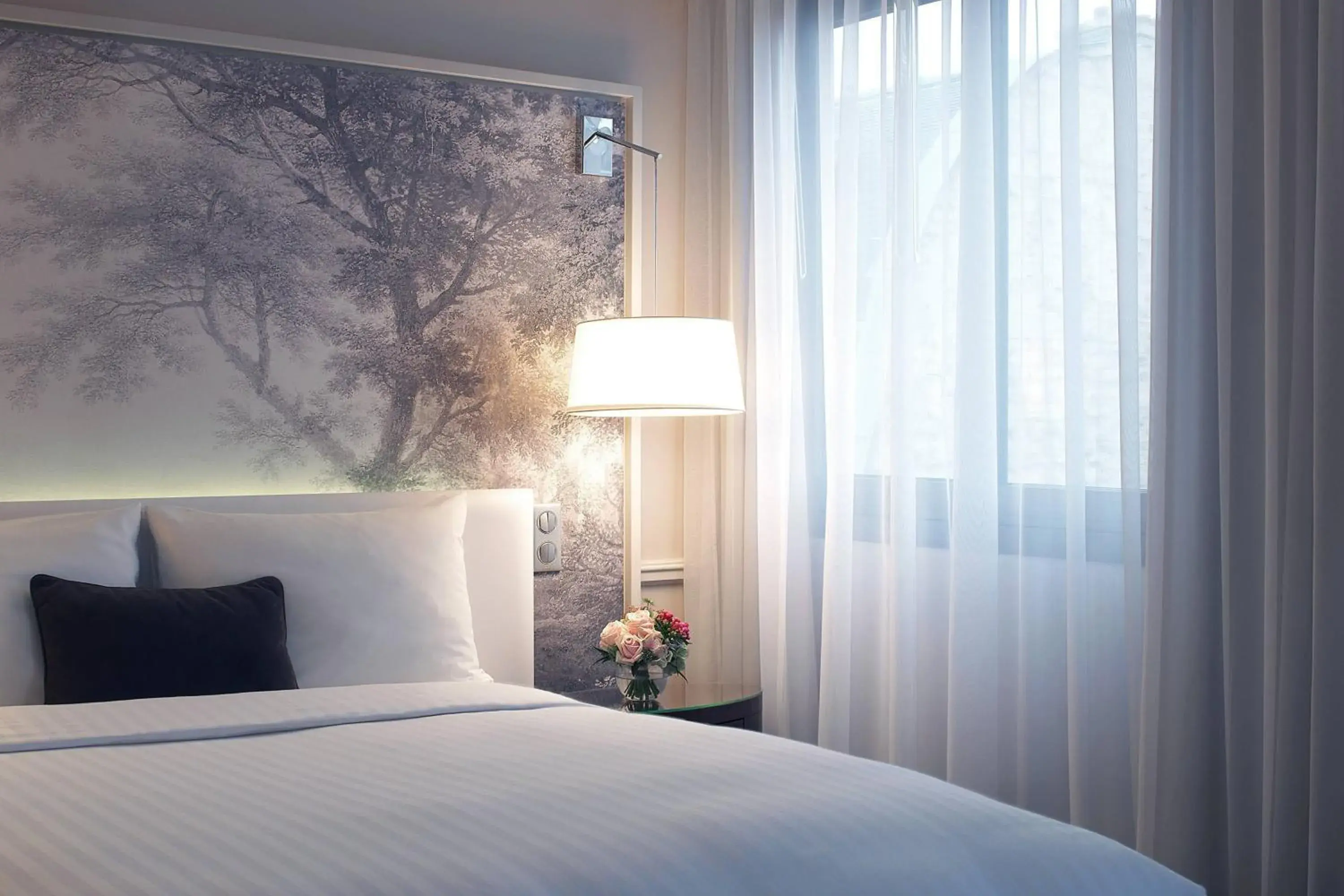 Deluxe Queen Room with Garden View in Renaissance Paris Nobel Tour Eiffel Hotel Deluxe Queen Room with Garden View in Renaissance Paris Nobel Tour Eiffel Hotel