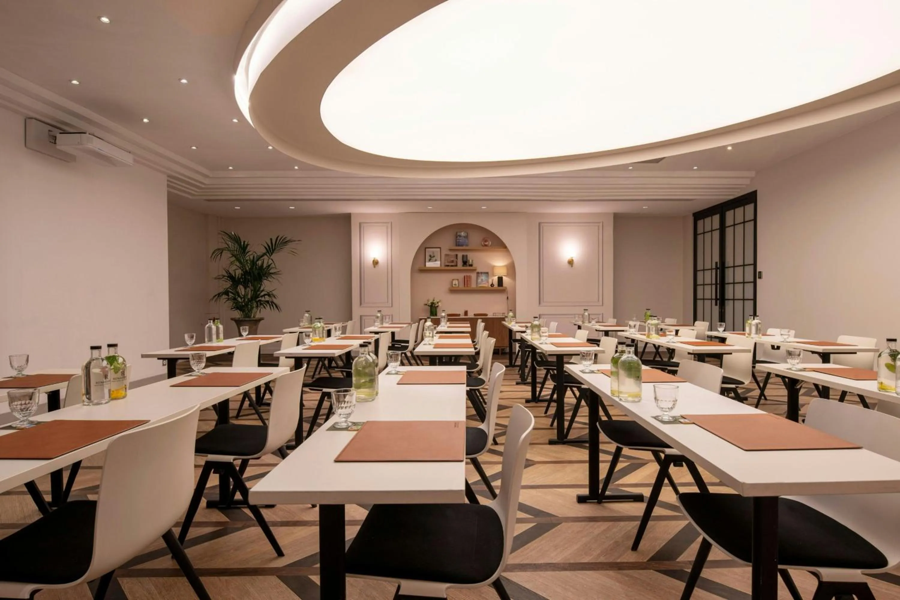 Meeting/conference room in Renaissance Paris Nobel Tour Eiffel Hotel