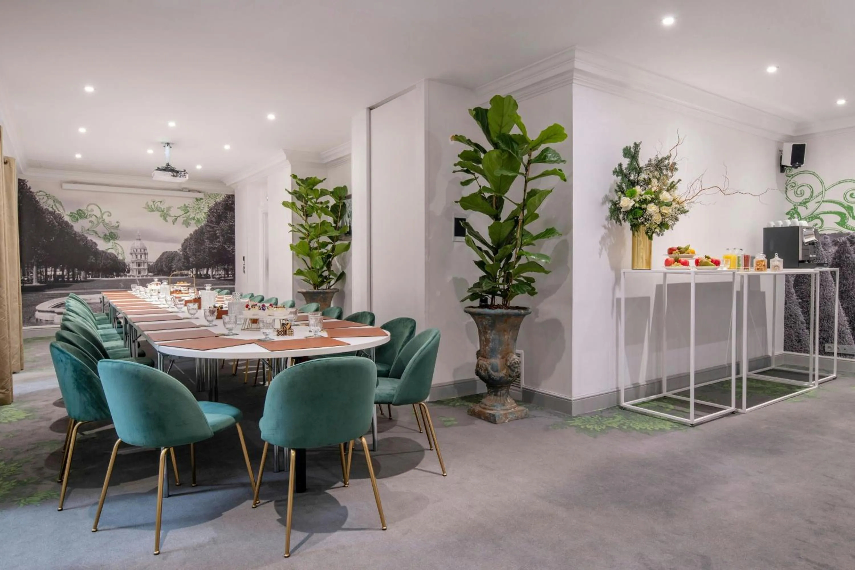 Meeting/conference room in Renaissance Paris Nobel Tour Eiffel Hotel