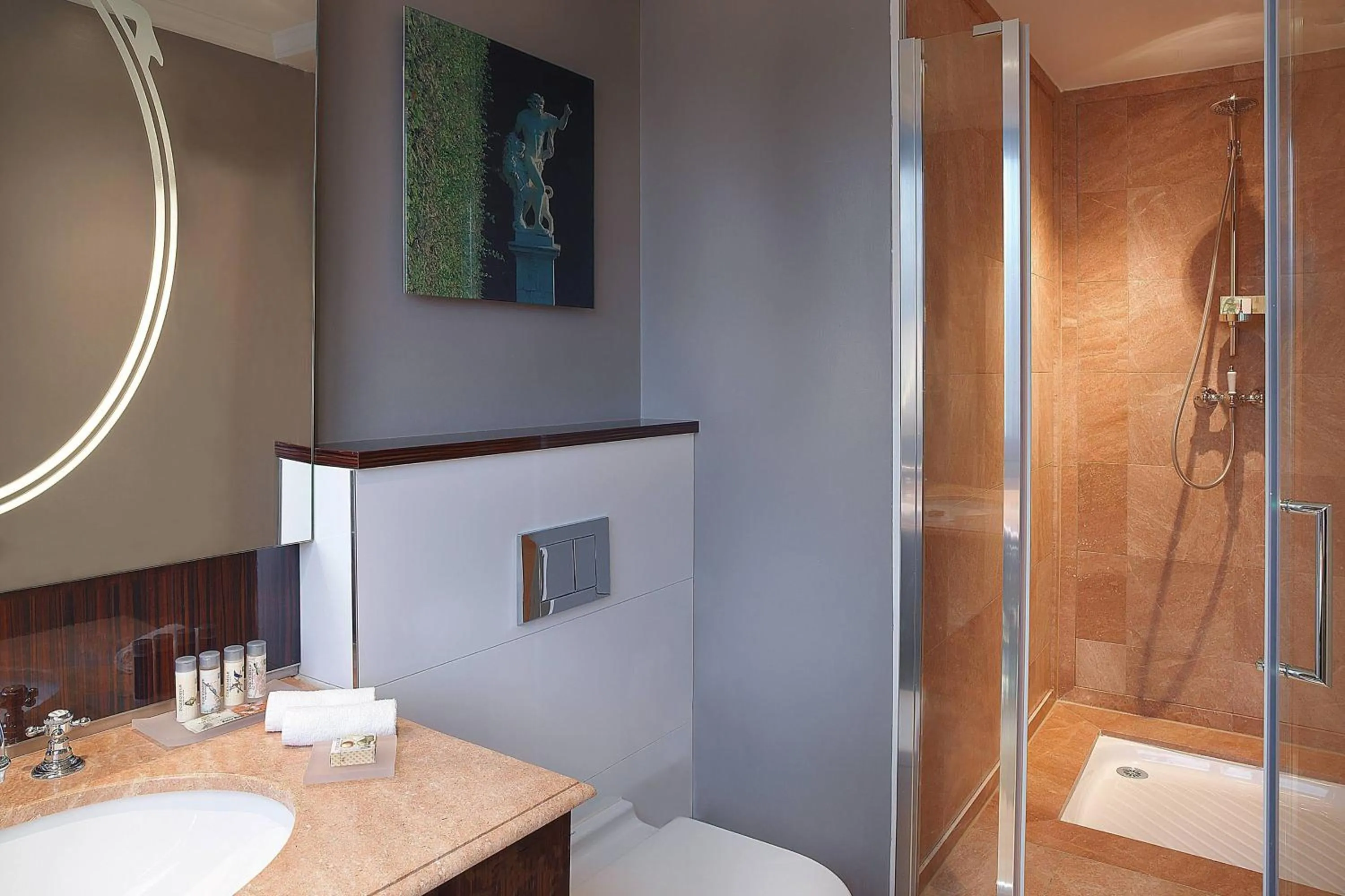 Bathroom in Renaissance Paris Nobel Tour Eiffel Hotel