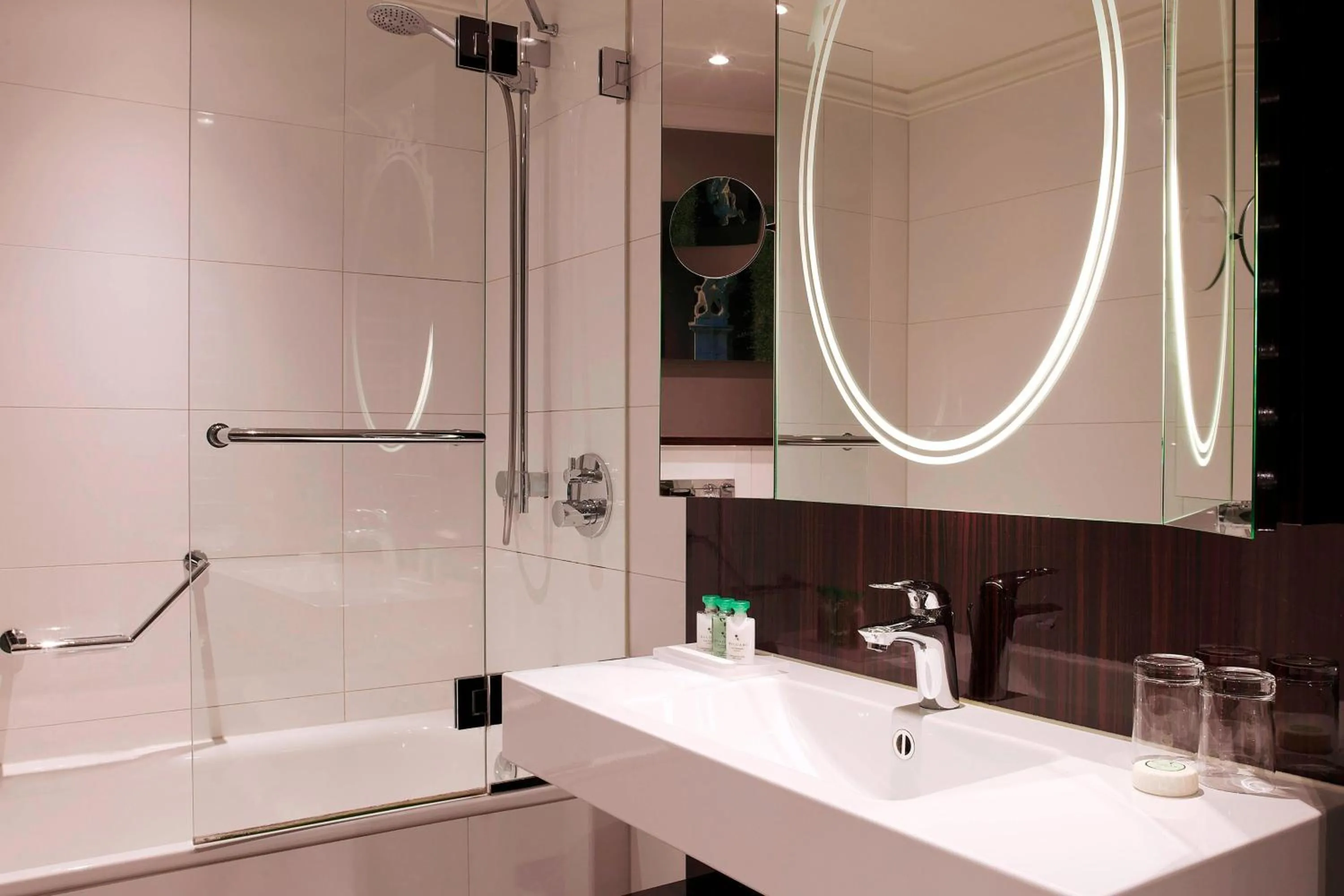 Bathroom in Renaissance Paris Nobel Tour Eiffel Hotel