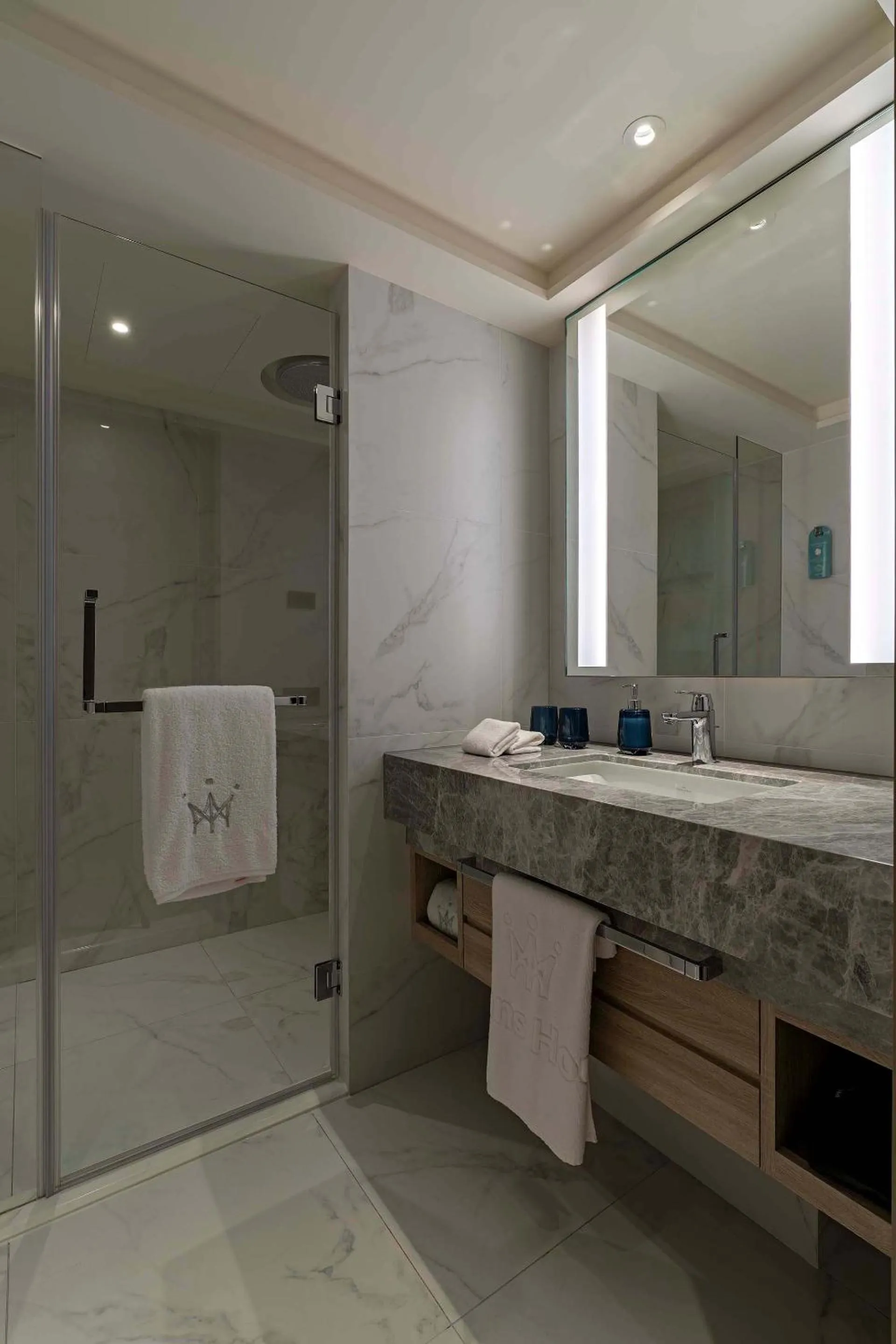 Shower in Hanns House