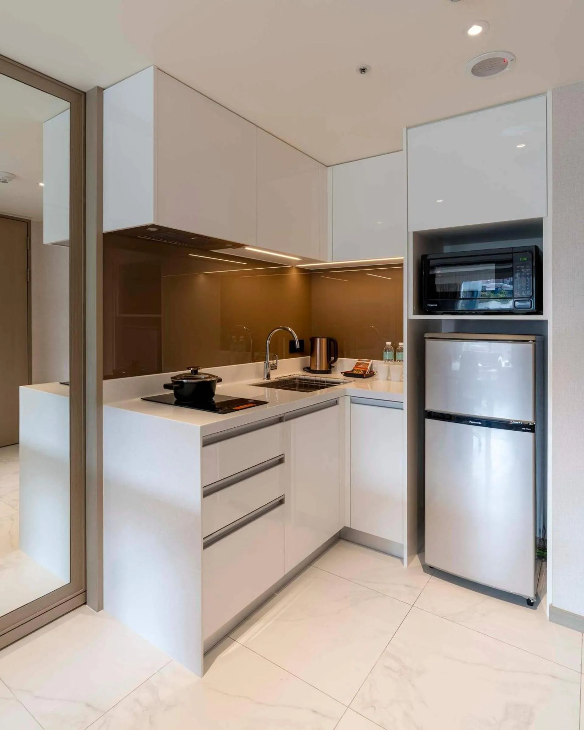 Kitchen or kitchenette in Hanns House