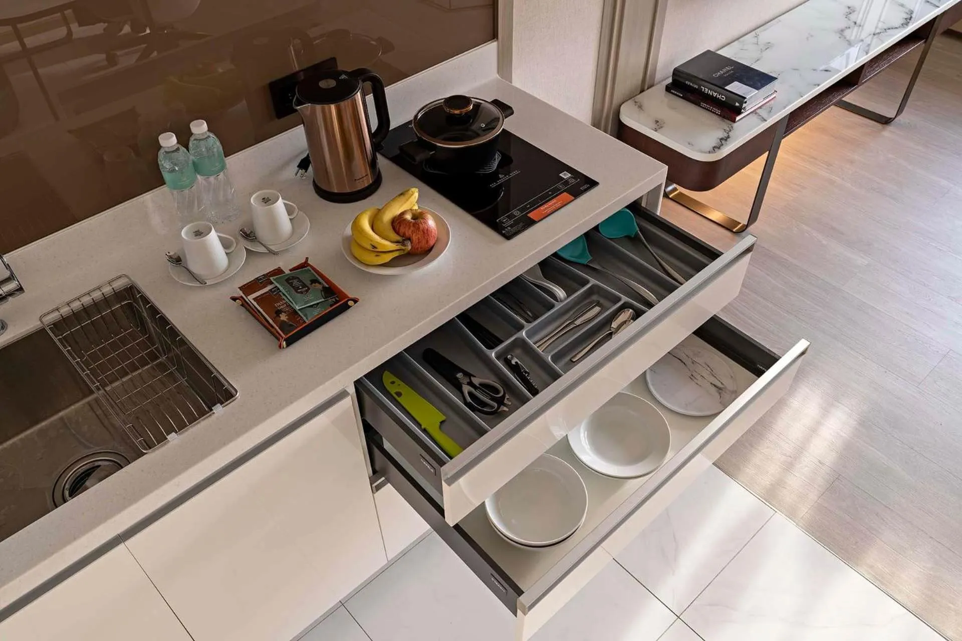 Kitchen or kitchenette in Hanns House