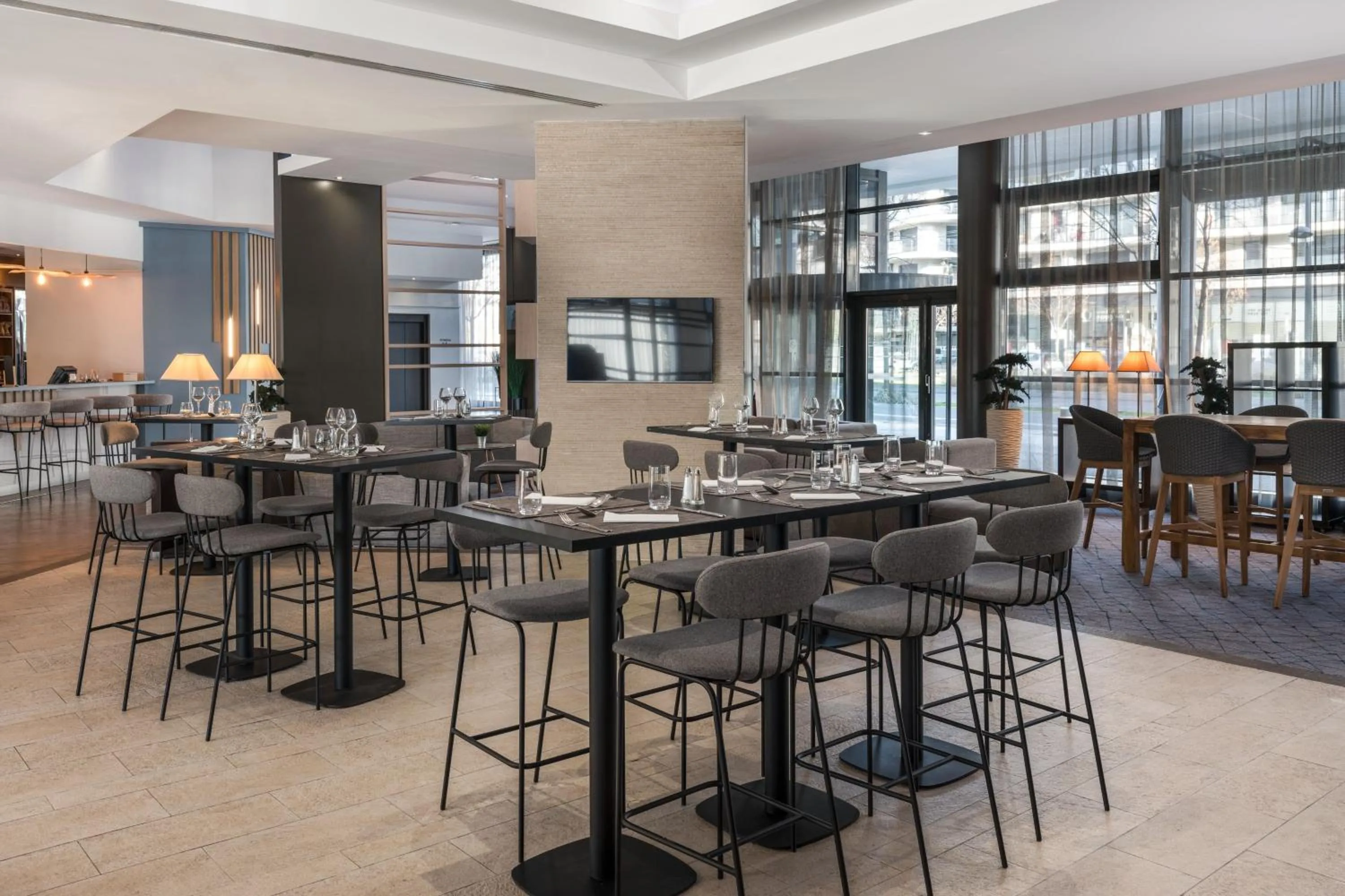 Restaurant/places to eat in Courtyard by Marriott Paris La Defense West - Colombes