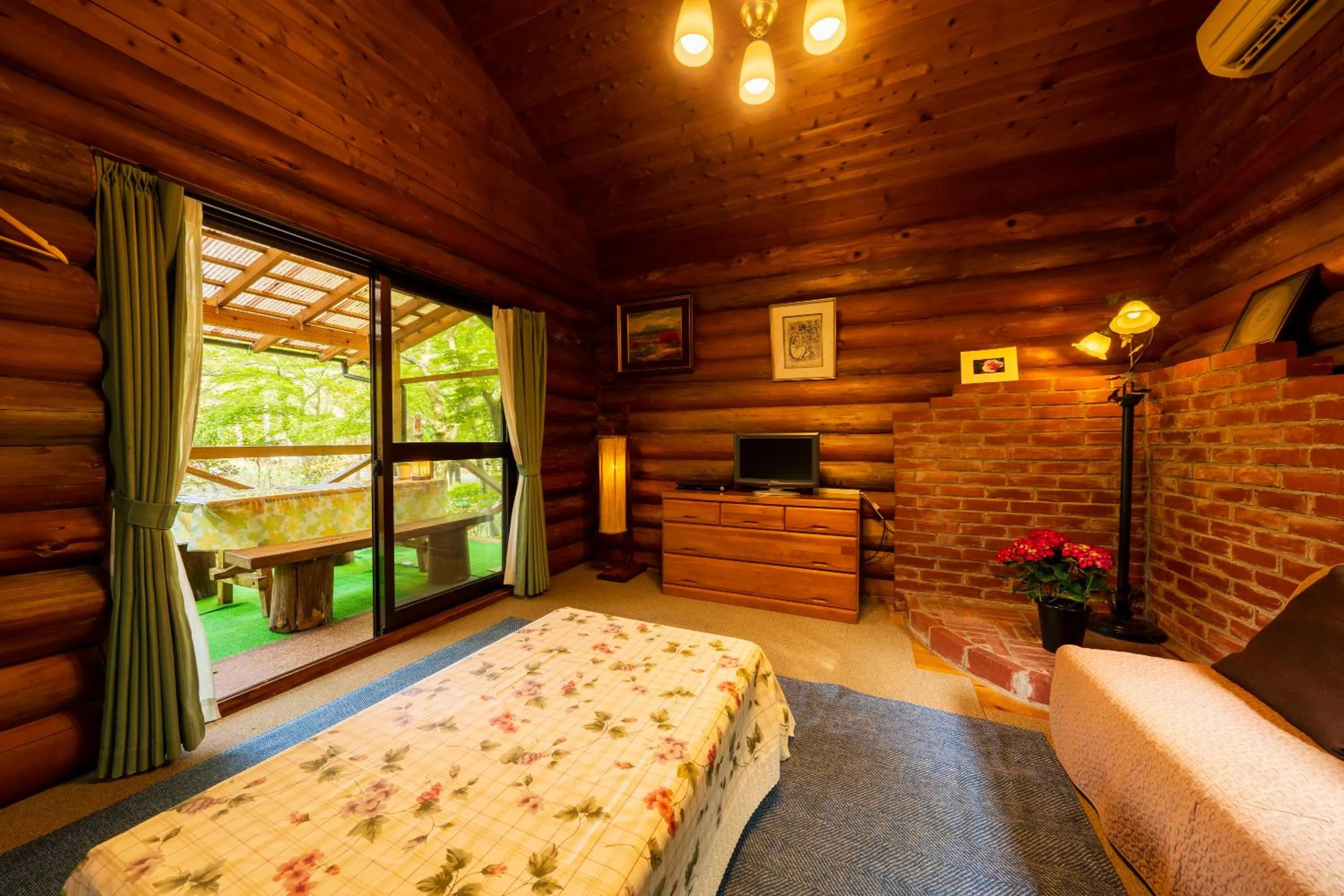 Bed in Yufuin Tsukahara Kogen Sanso Donguri