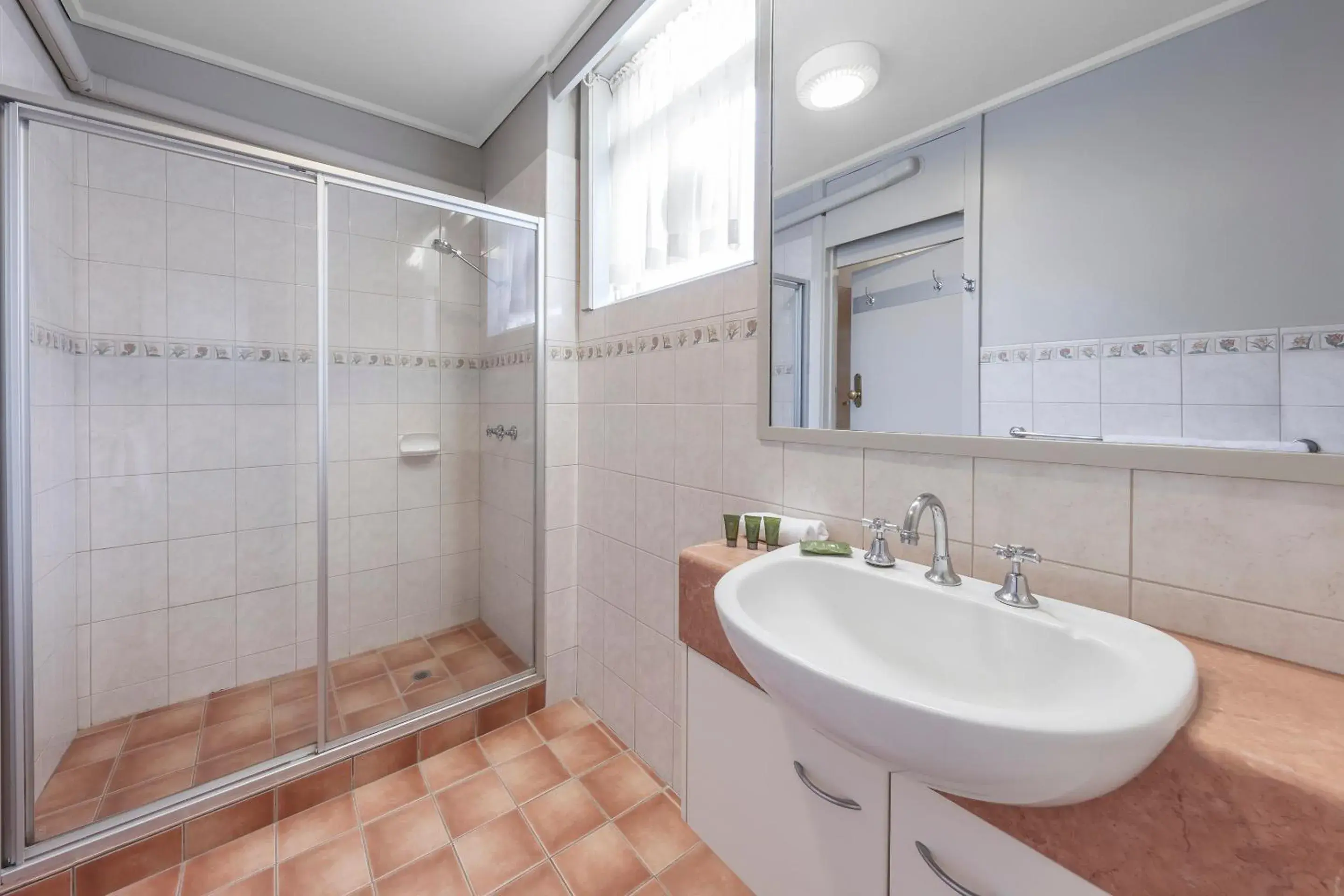 Standard Double Room in Dorset Gardens Hotel Standard Double Room in Dorset Gardens Hotel