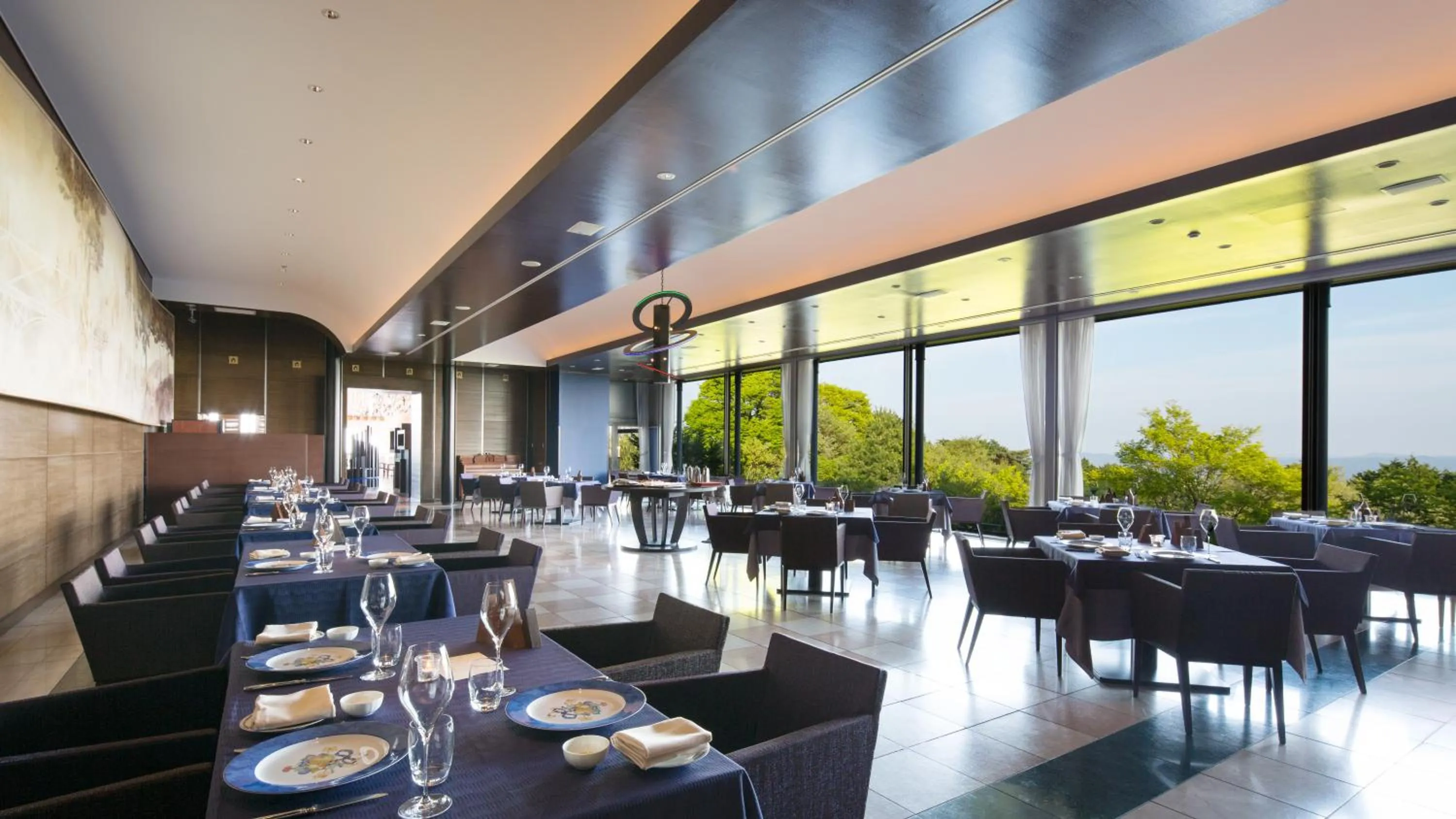 Restaurant/places to eat in L'Hotel de Hiei