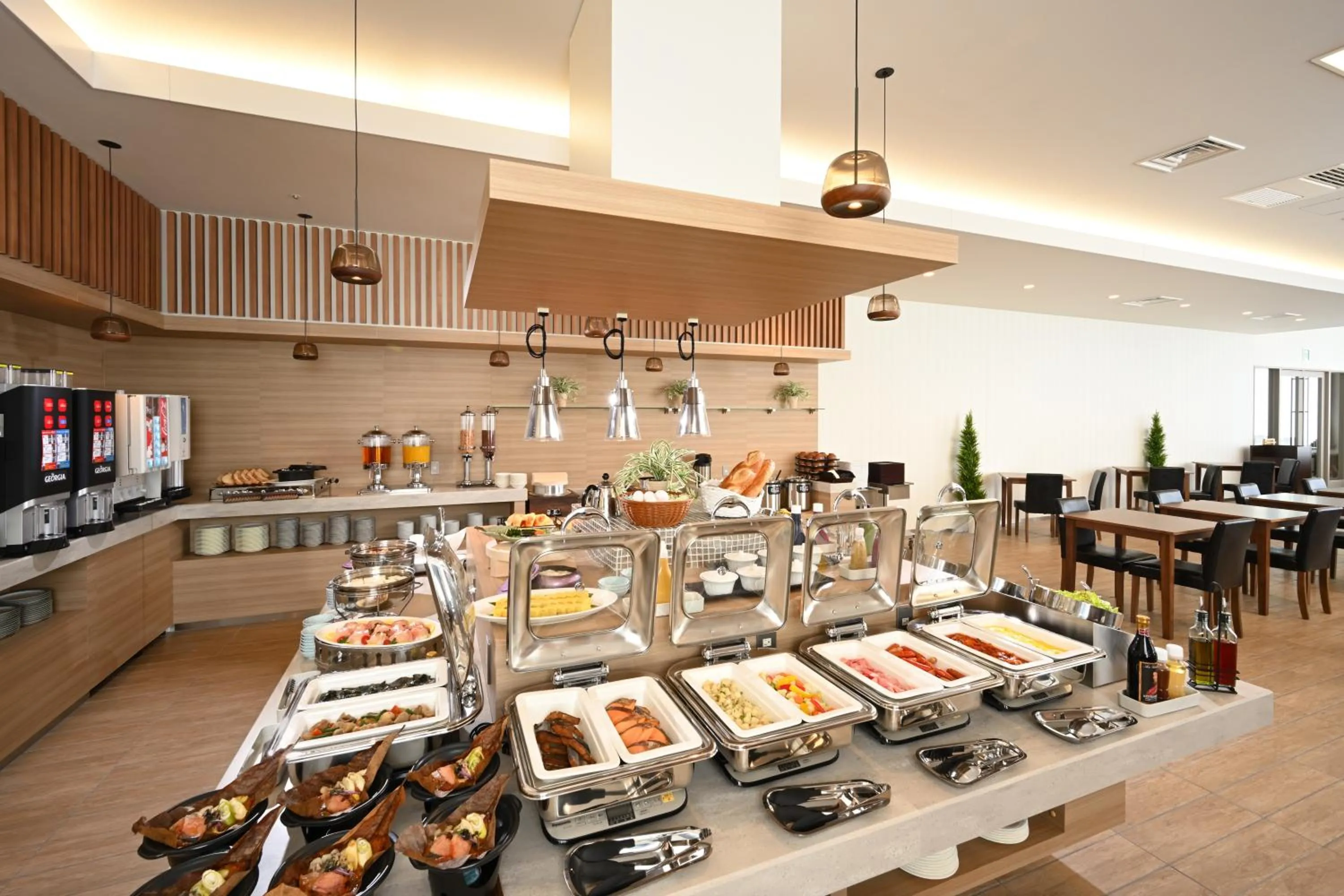 Restaurant/places to eat in Hotel Maruya Grande