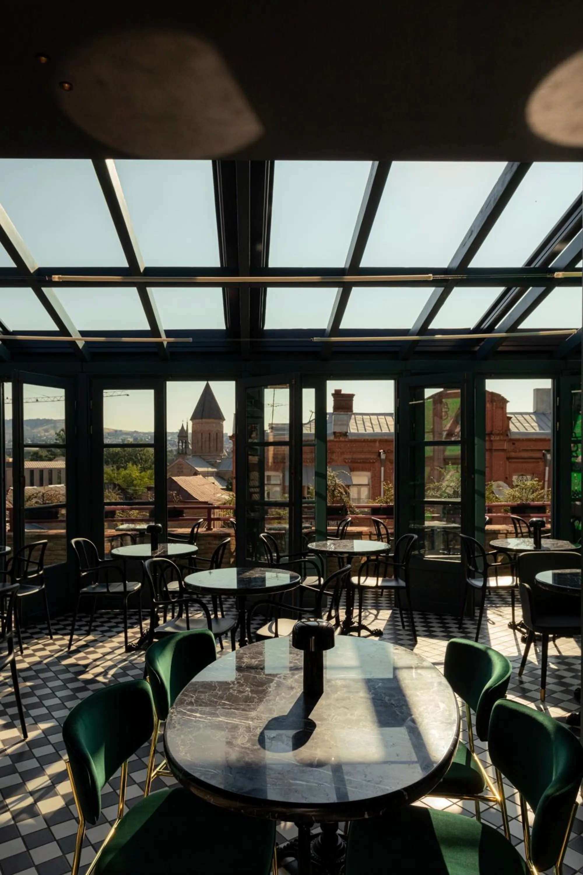 Restaurant/places to eat in Puris Moedani Boutique Hotel