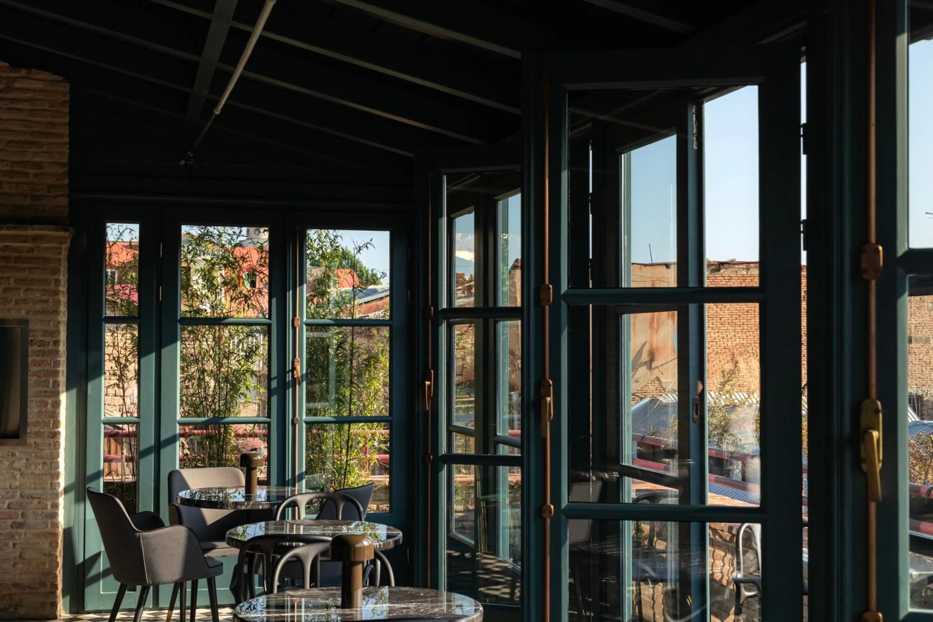 Restaurant/places to eat in Puris Moedani Boutique Hotel