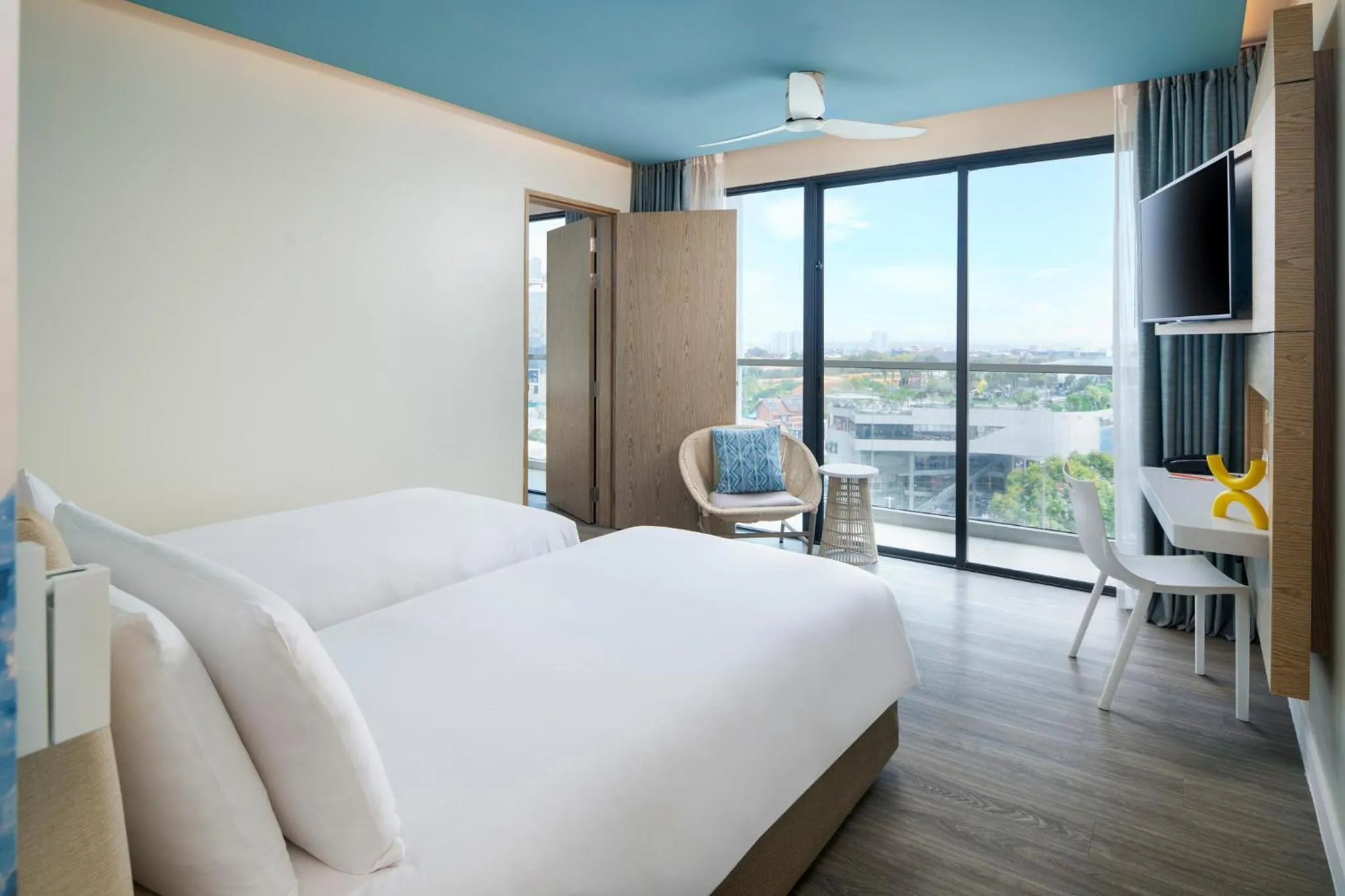 View (from property/room), Bed in OZO North Pattaya