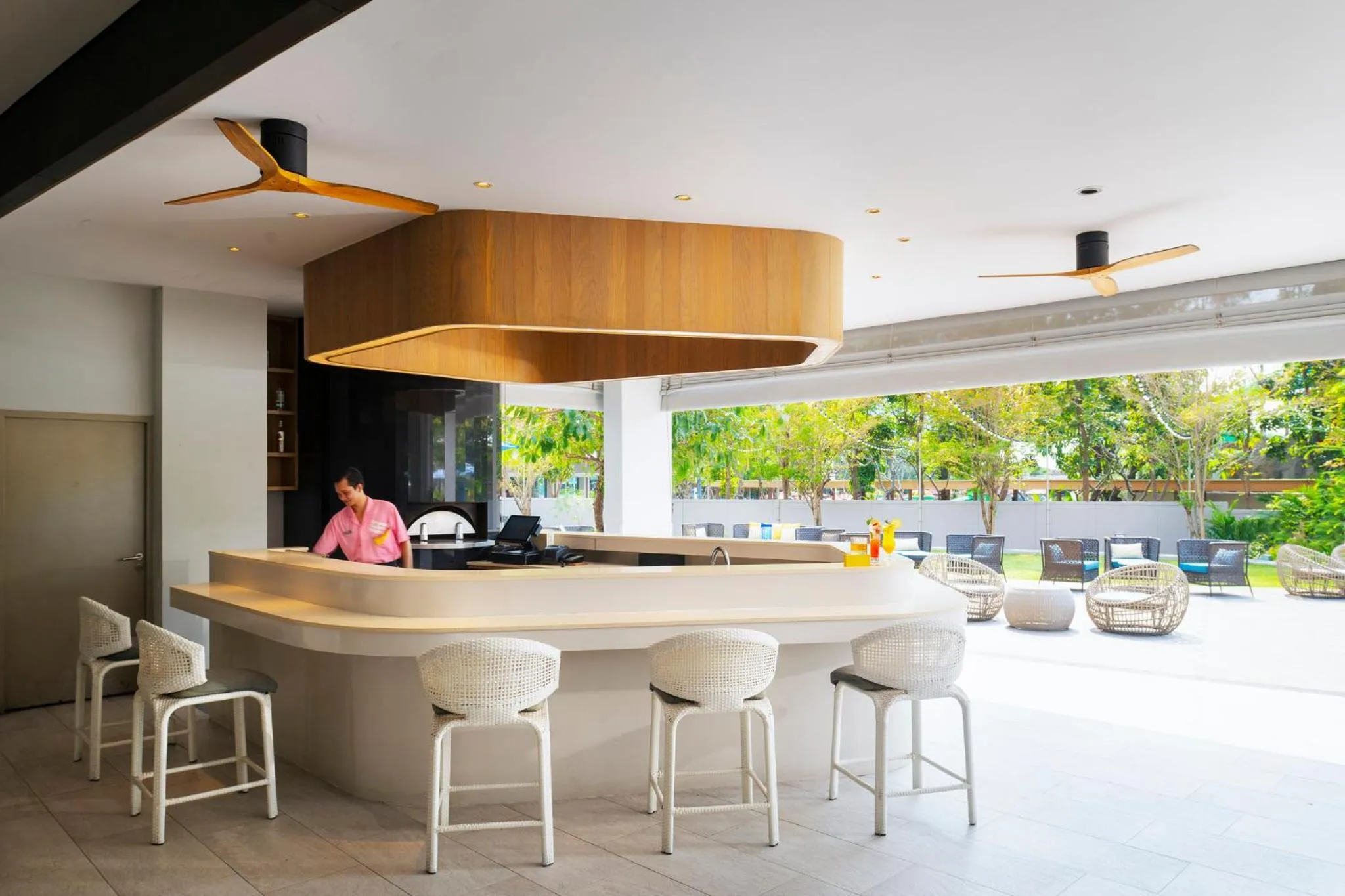 Restaurant/places to eat in OZO North Pattaya