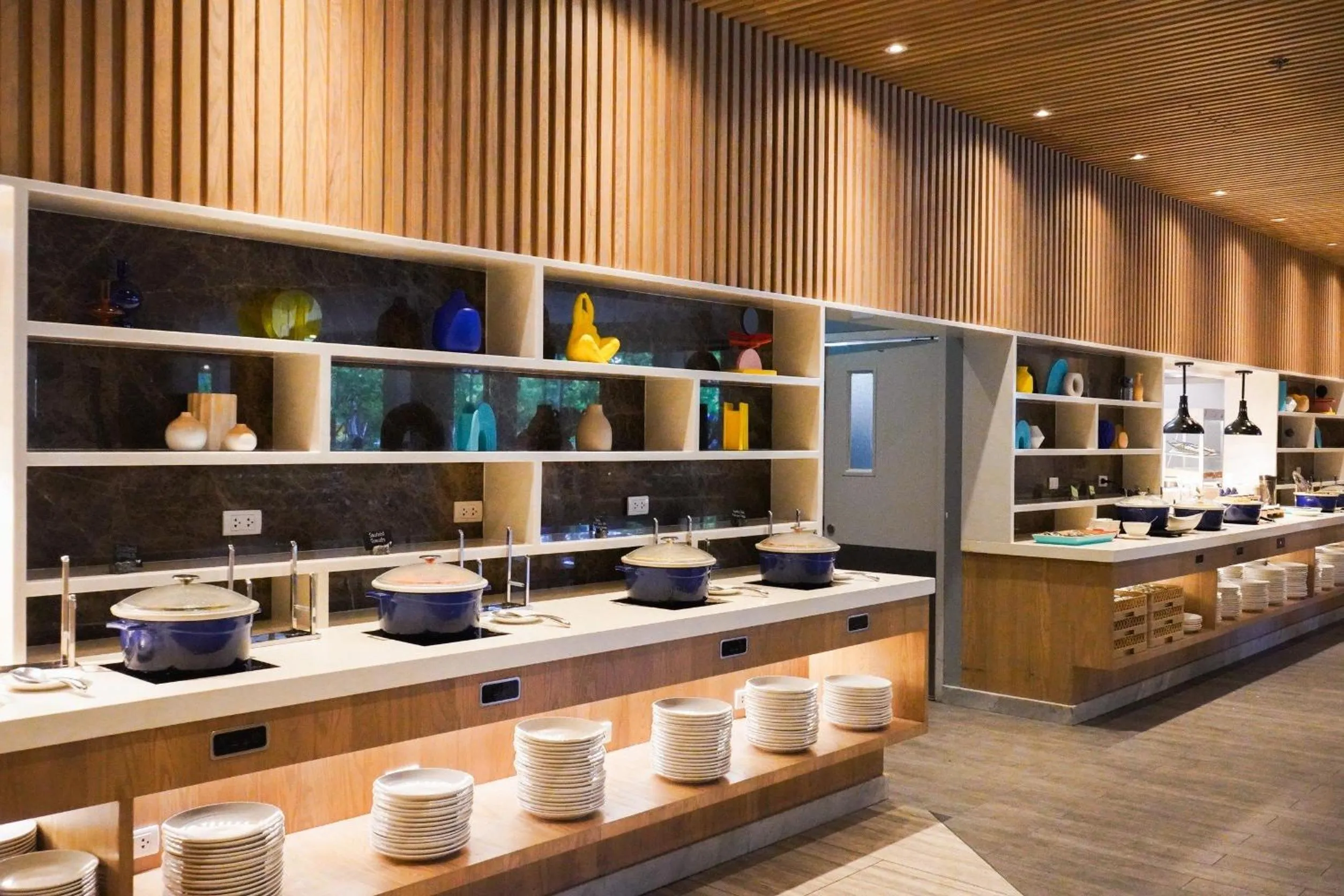 Restaurant/places to eat in OZO North Pattaya