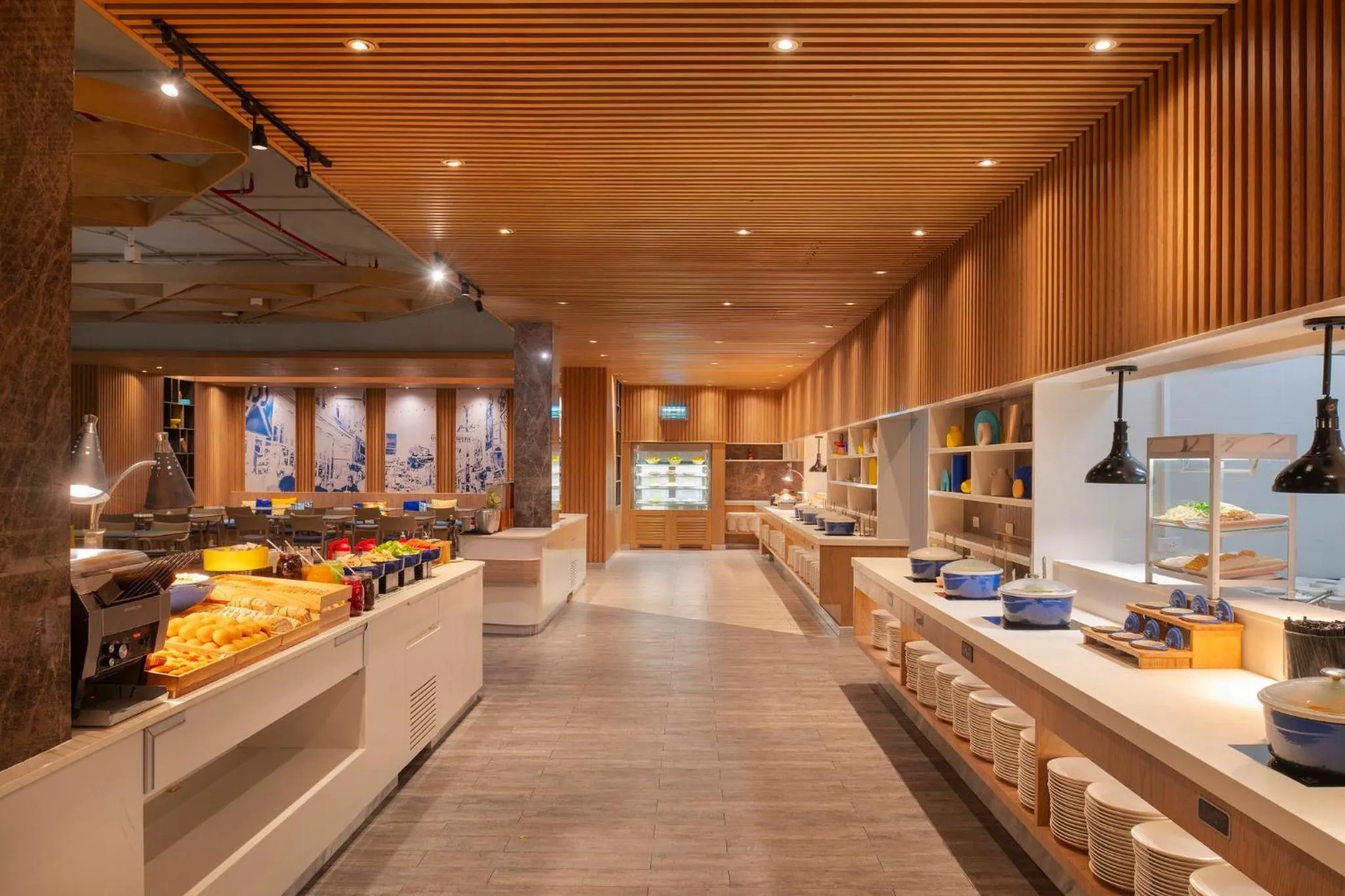 Restaurant/places to eat in OZO North Pattaya