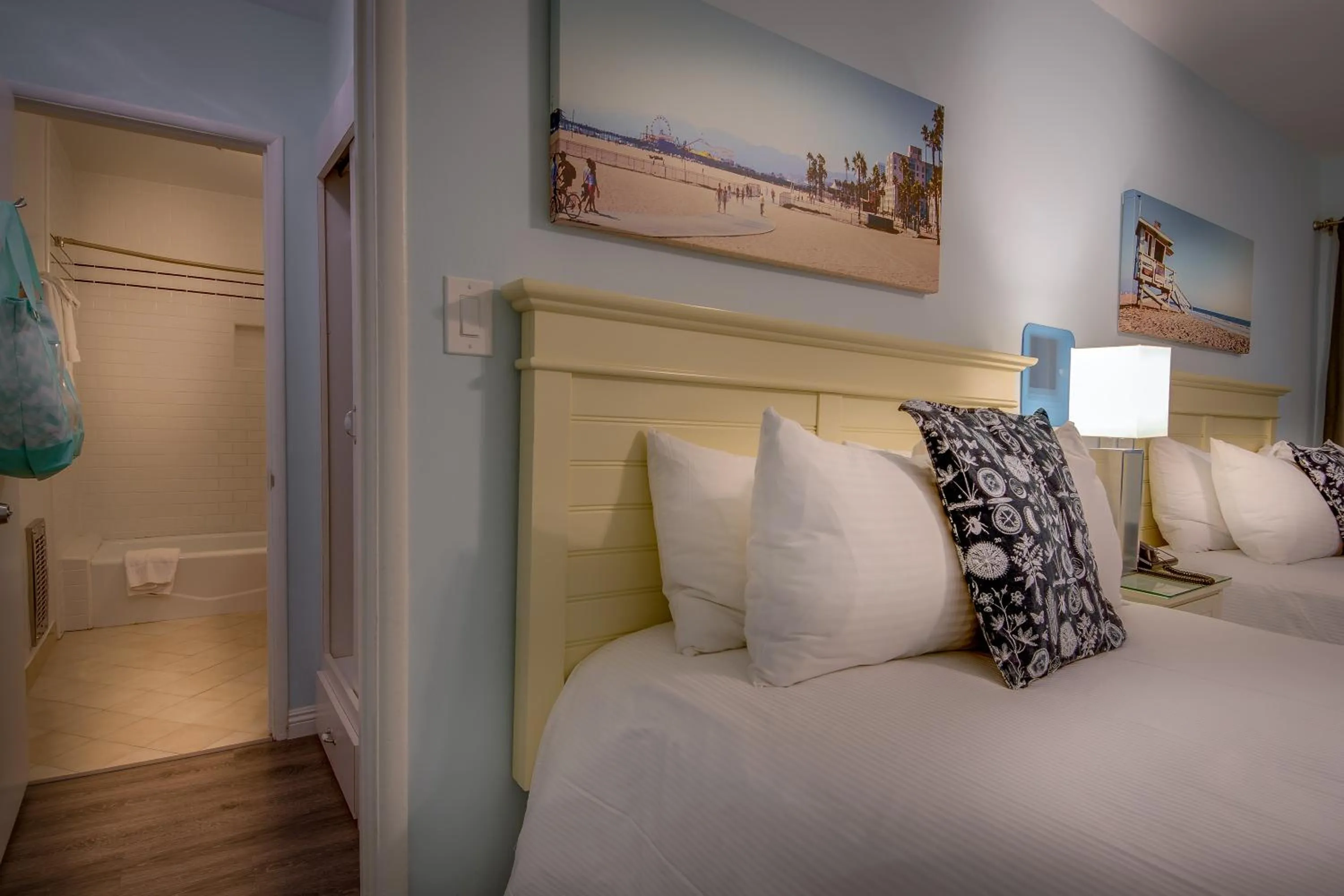 Bed in Bayside Hotel