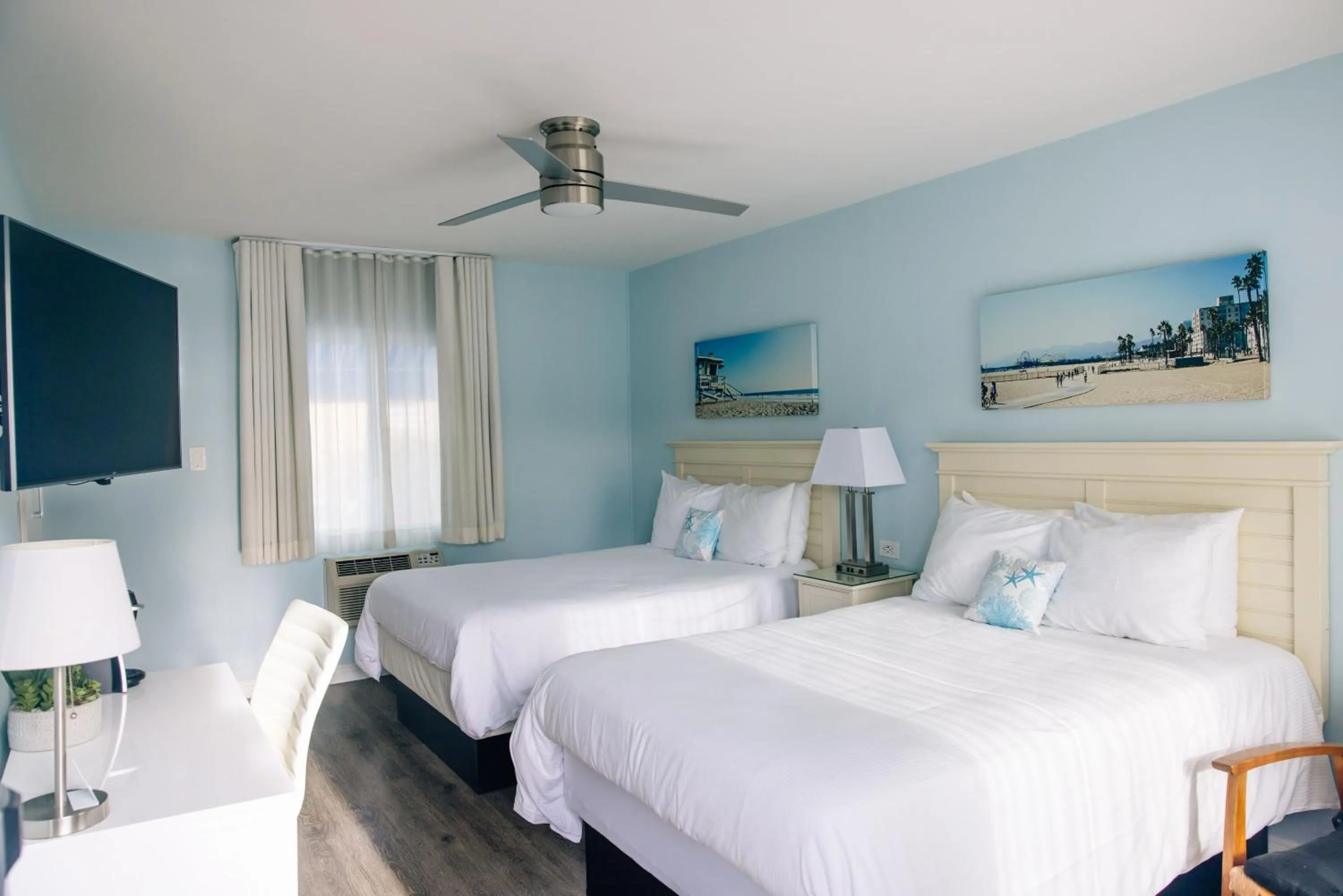 Bedroom, Bed in Bayside Hotel