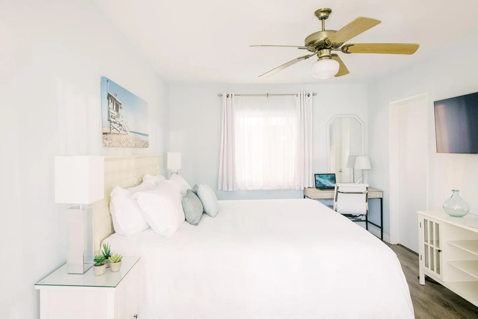 Bedroom, Bed in Bayside Hotel