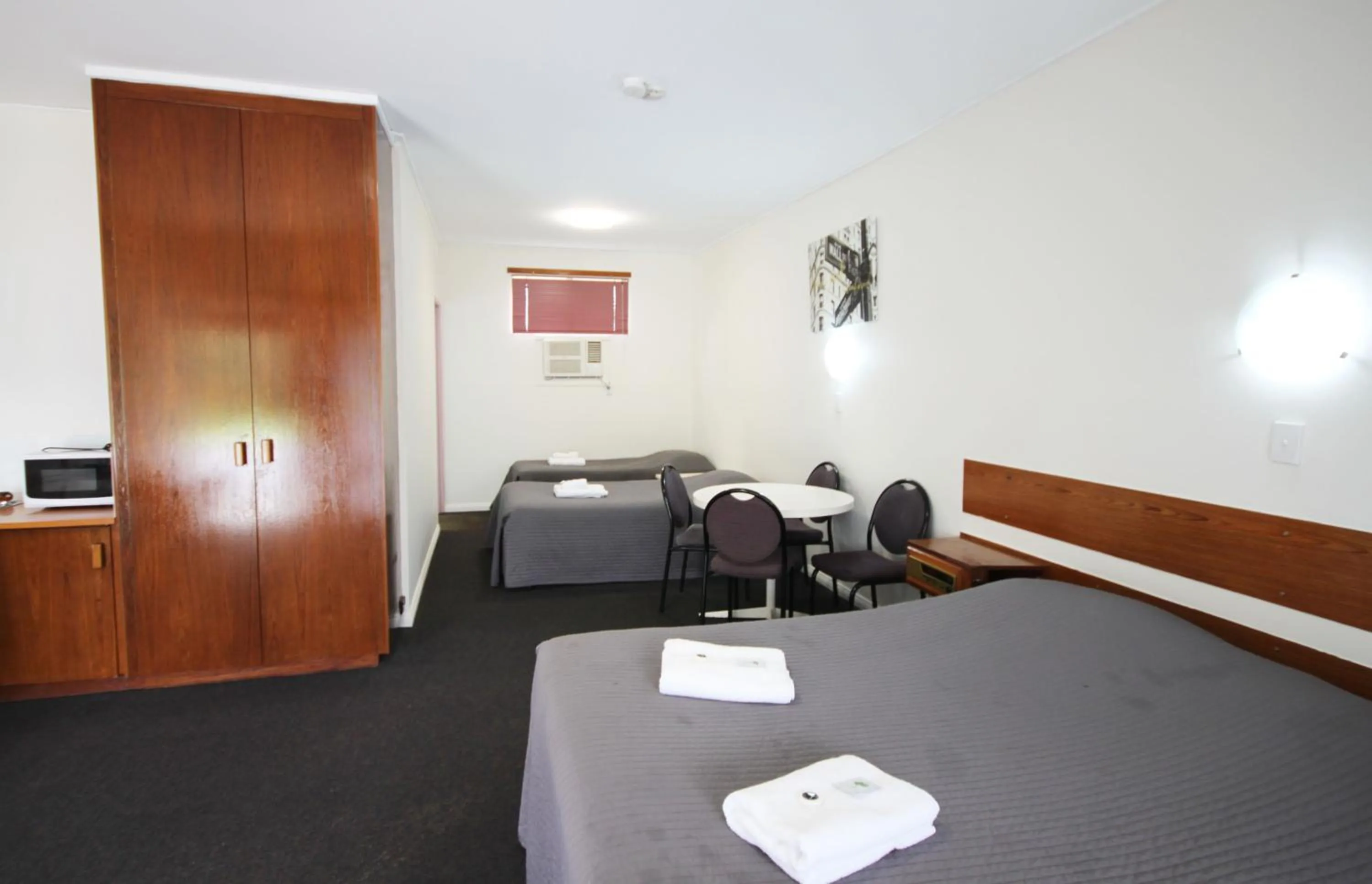 Bed in Melaleuca Lodge Beaconsfield