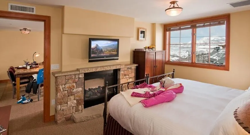 Bed in Inn at Lost Creek