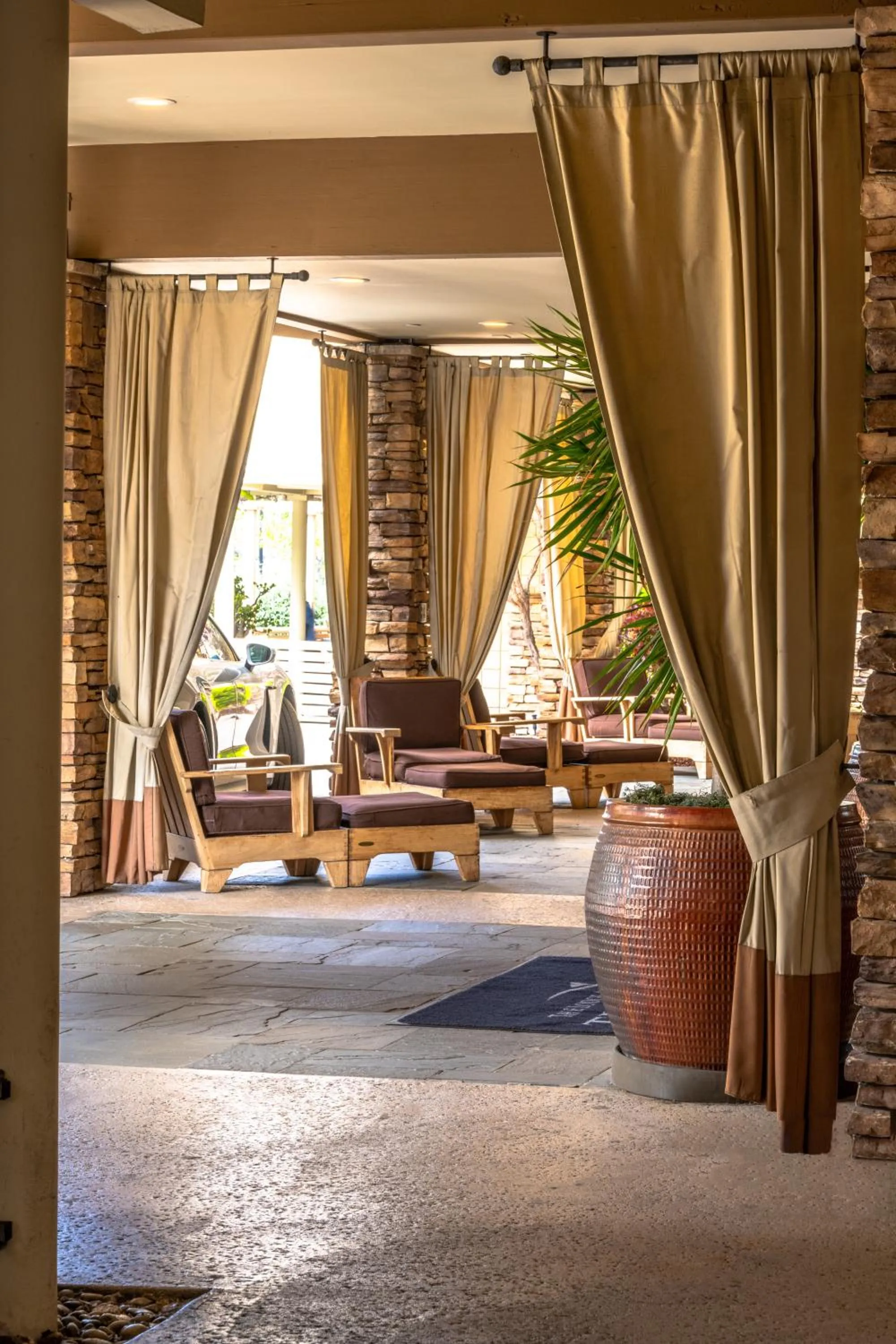 Patio in The Lodge at Tiburon