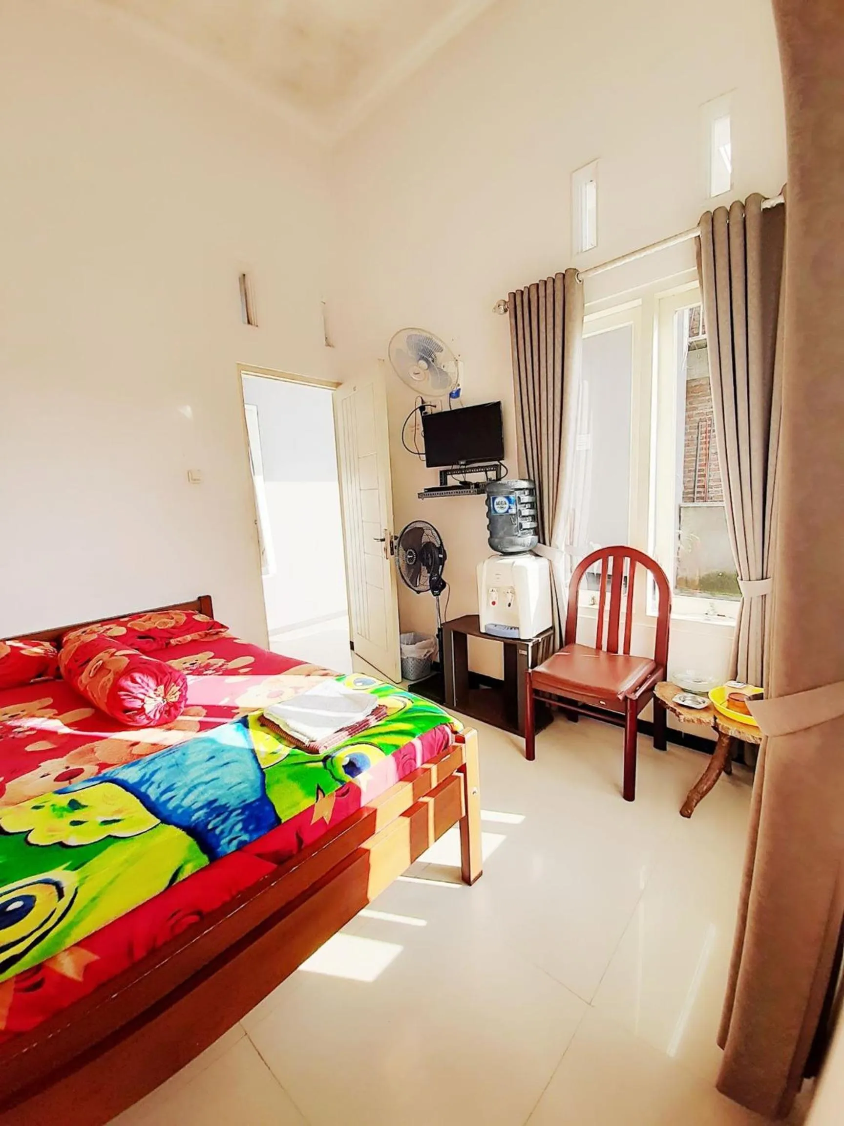 Photo of the whole room, Bed in Villa Monesa Tretes