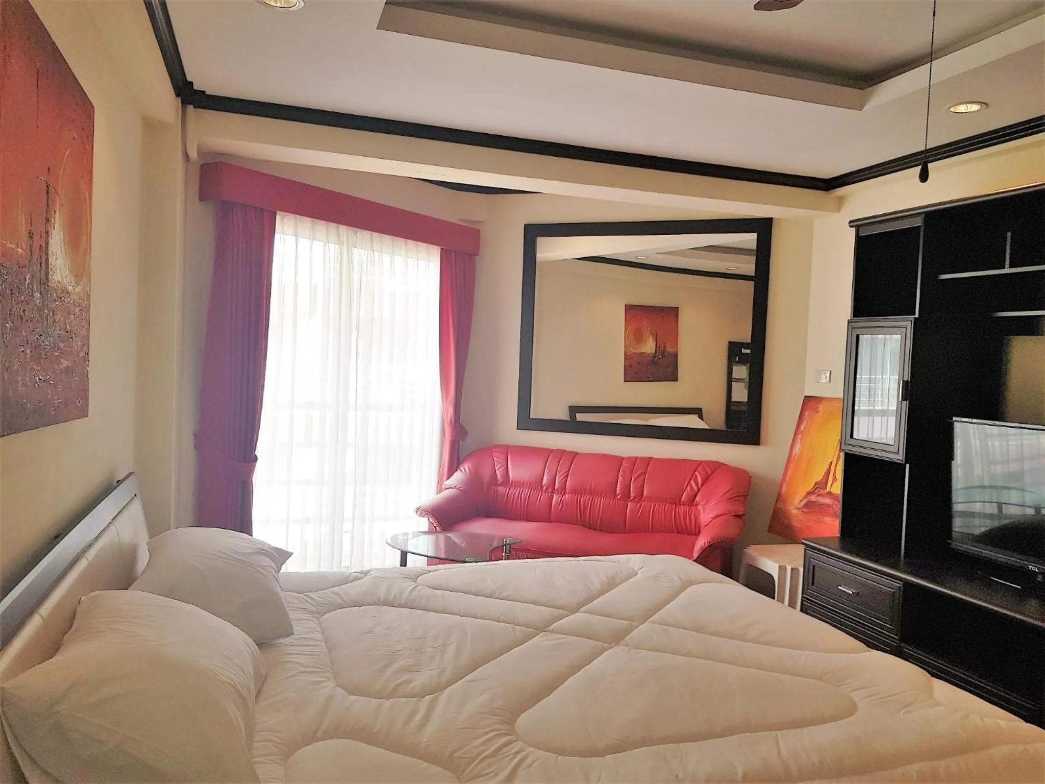 Seating area, Bed in Jomtien beach condo sea view studio apartment 12th floor