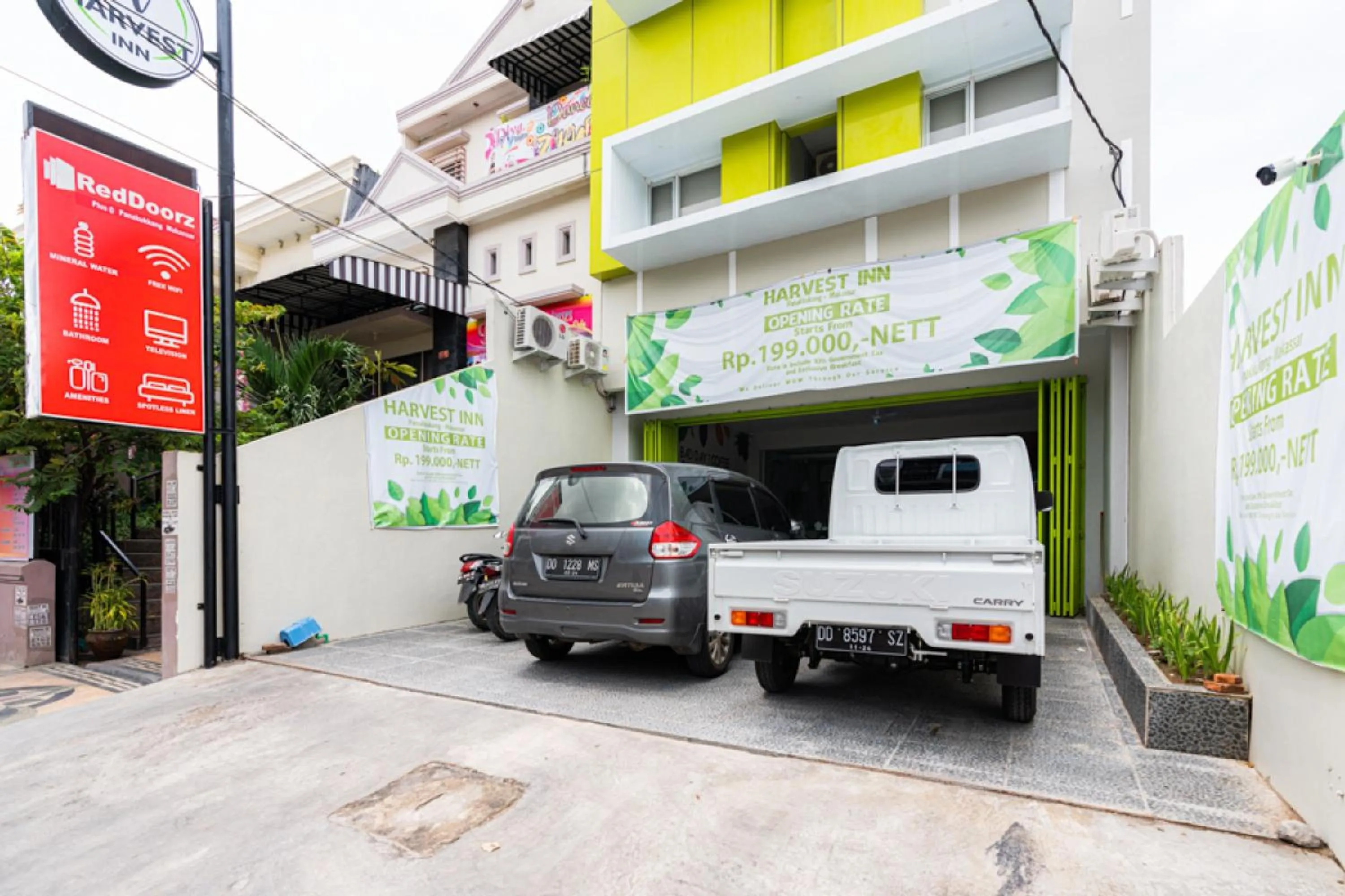 Property building in RedDoorz Plus At Harvest Inn Panakkukang