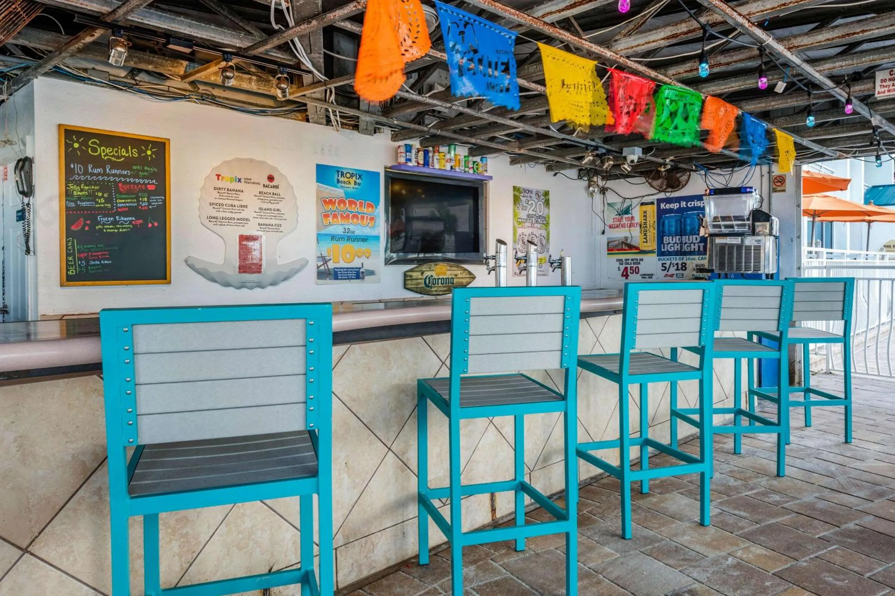 Restaurant/places to eat in Dolphin Sands Clearwater Beach, an Ascend Collection Hotel