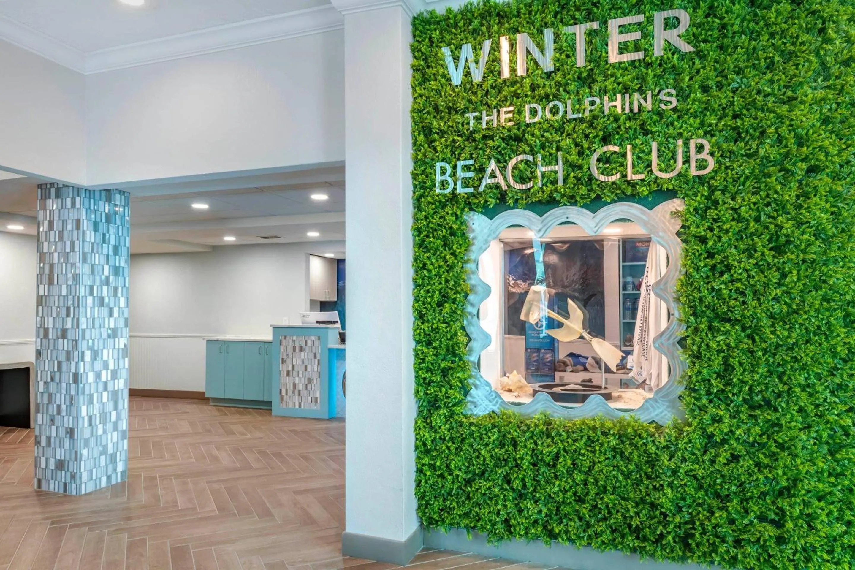 Lobby or reception in Dolphin Sands Clearwater Beach, an Ascend Collection Hotel