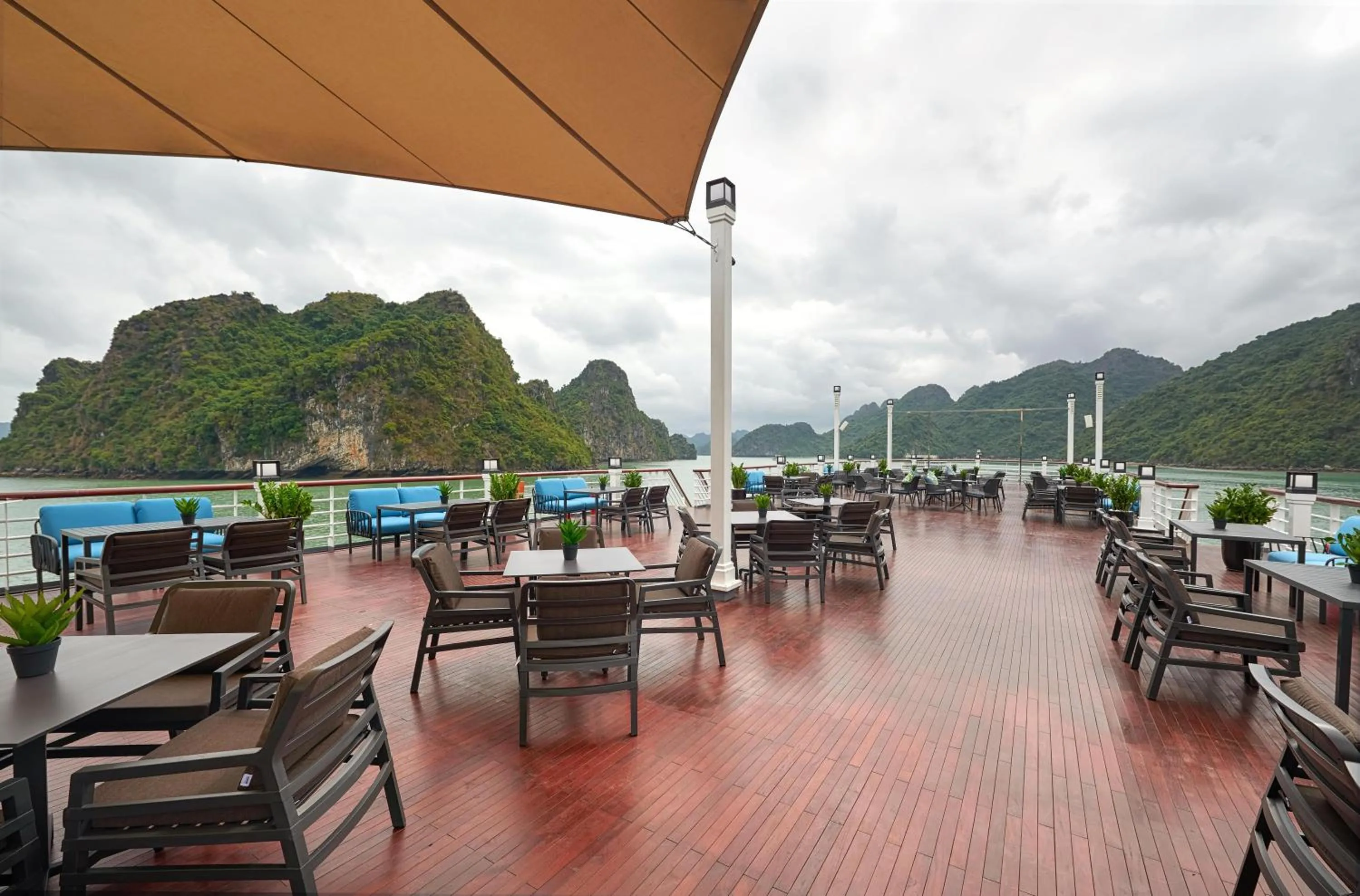 Balcony/Terrace in Paradise Grand Cruise - Lan Ha Bay
