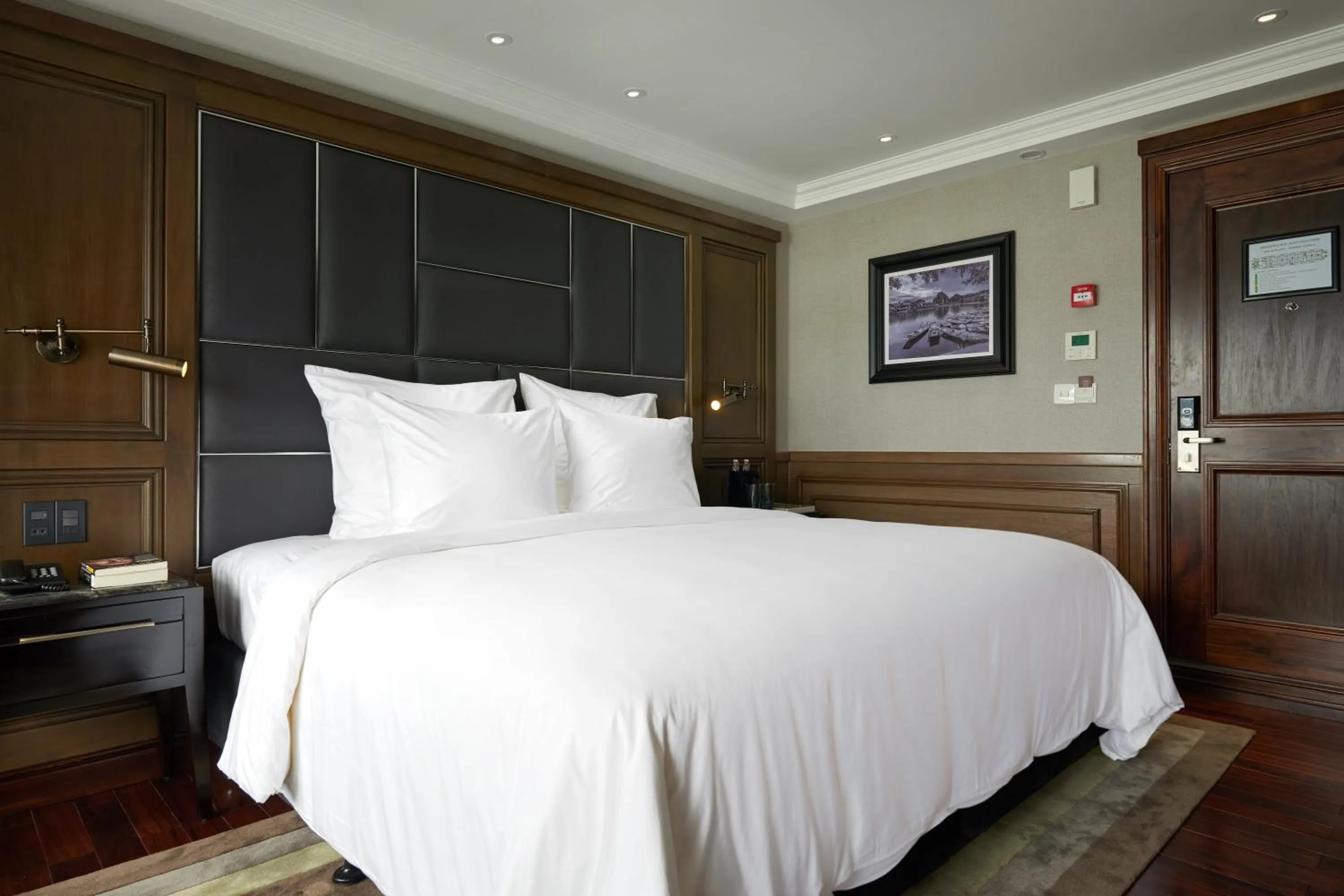 Bed in Paradise Grand Cruise - Lan Ha Bay