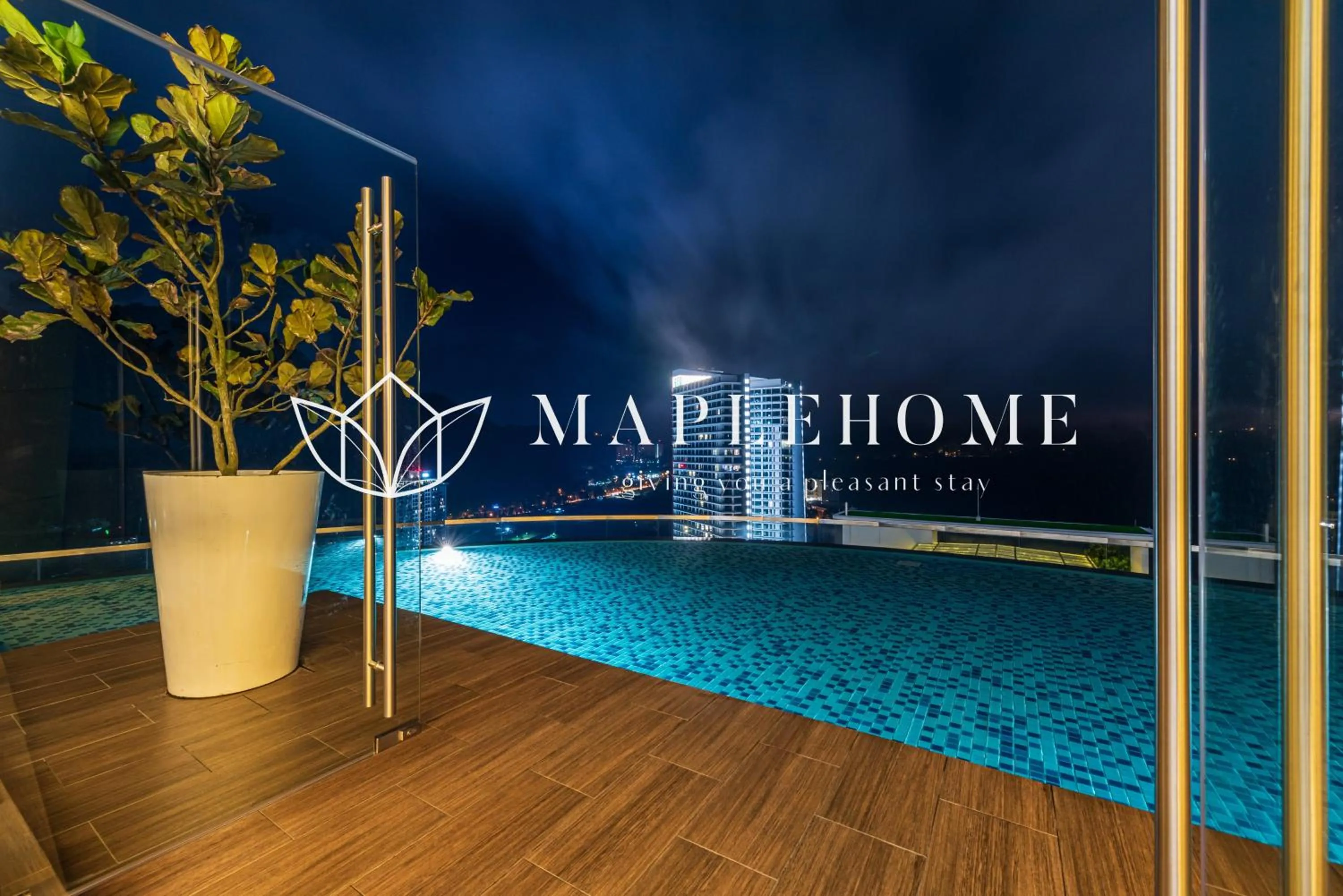 Swimming pool in Windmill Premier Suites Genting Highlands