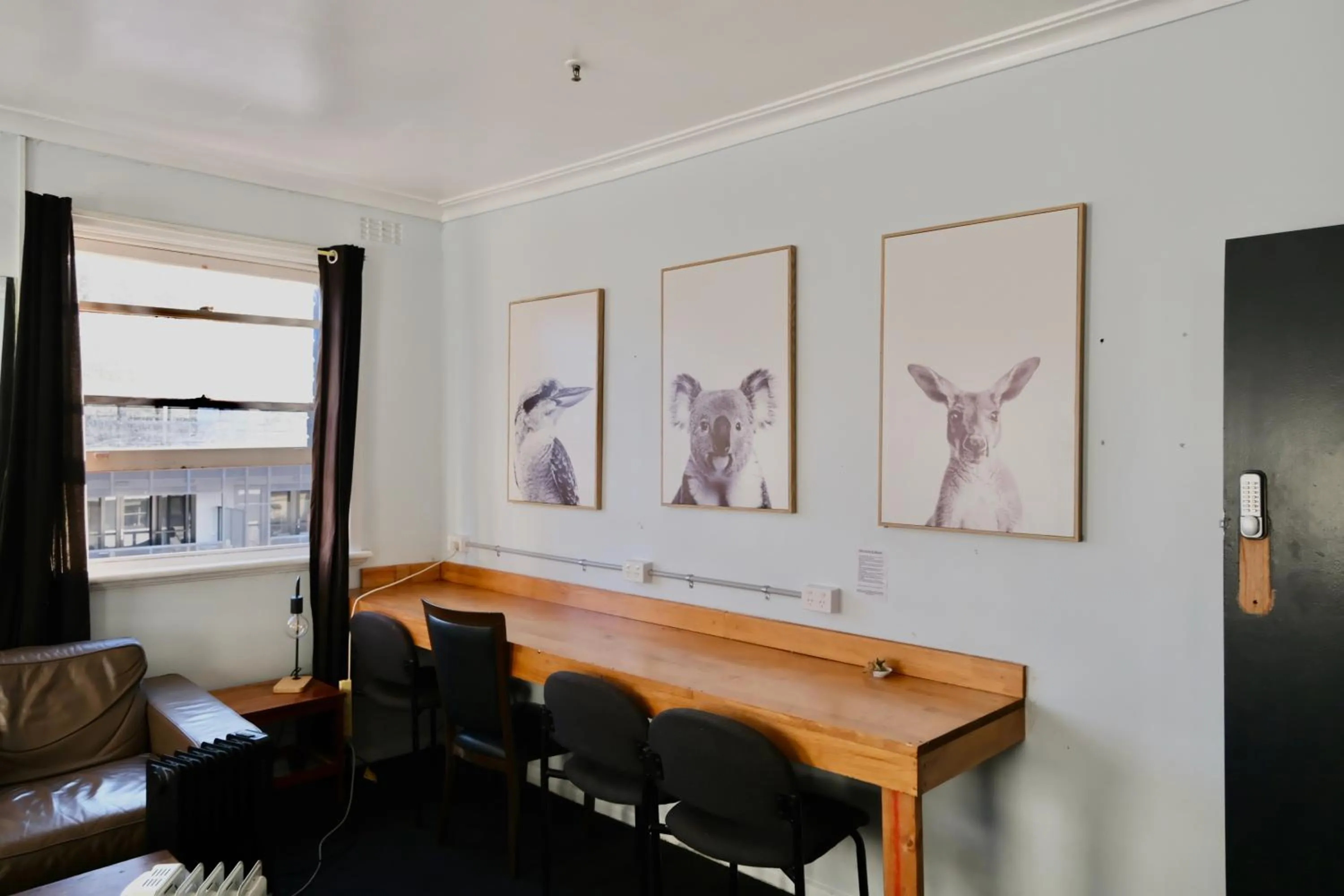 Living room in Pint On Punt Backpackers