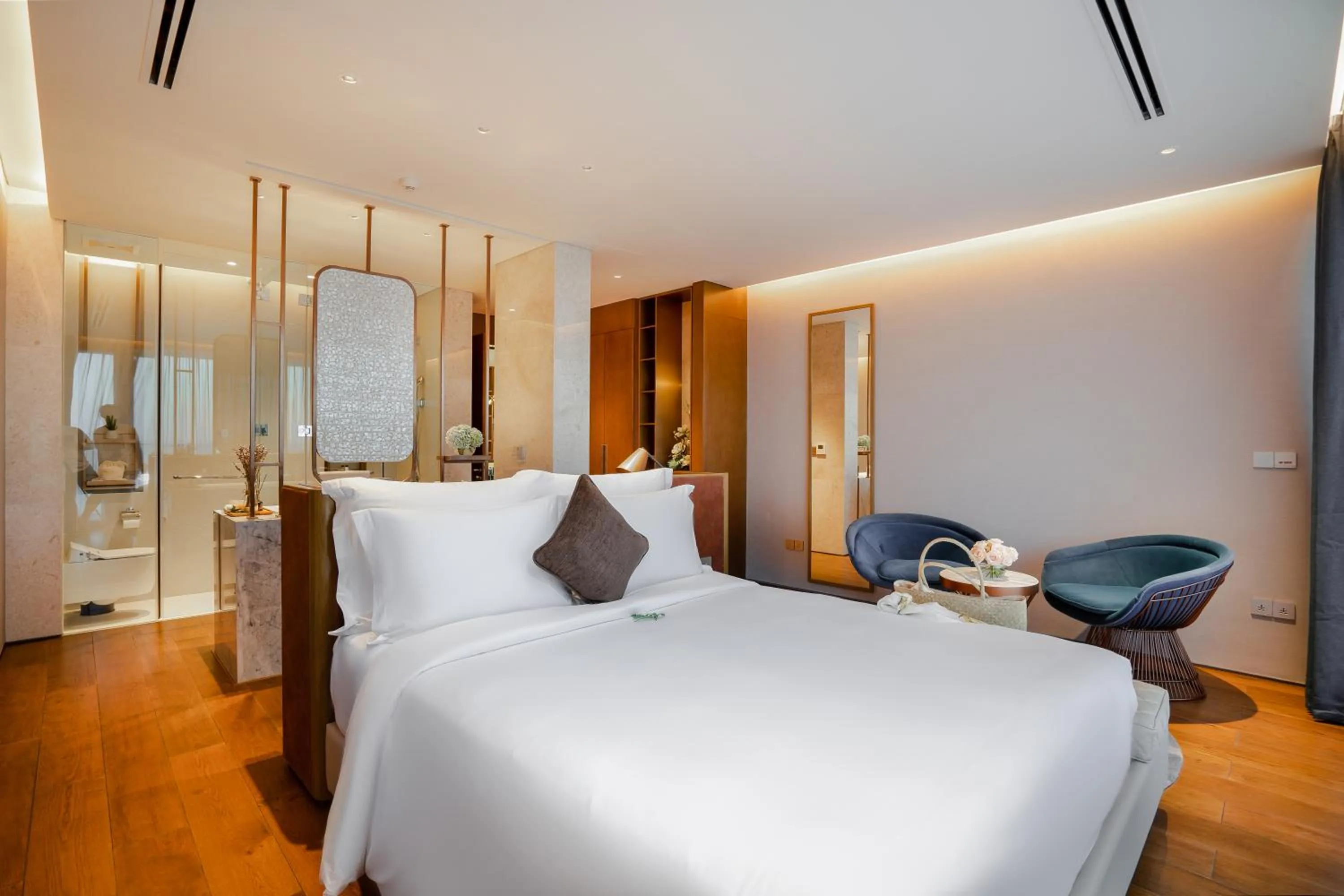 Bed in The Five Villas & Resort Quangnam - Danang