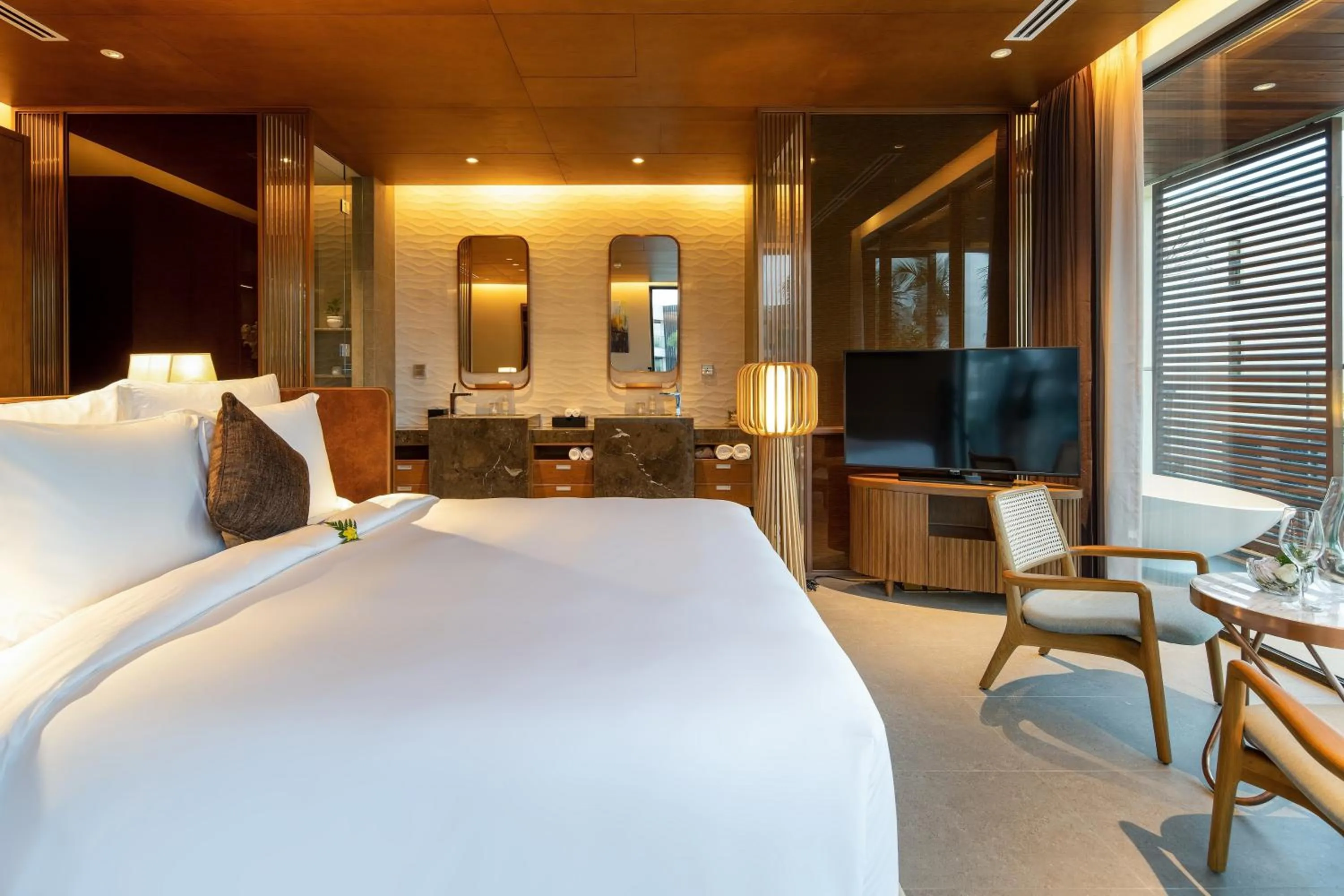 Bed in The Five Villas & Resort Quangnam - Danang