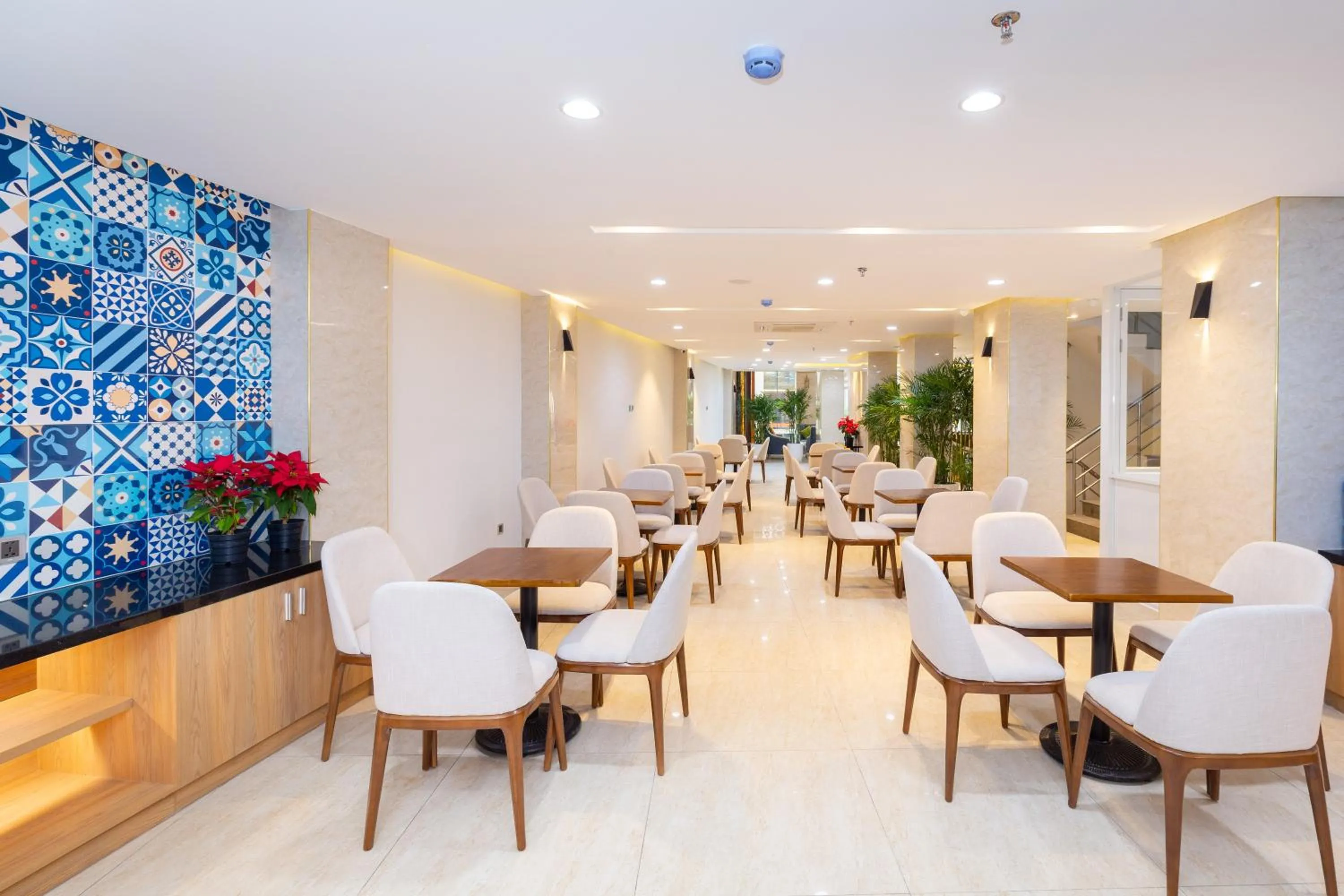 Restaurant/places to eat in Cozrum Lux Hotel