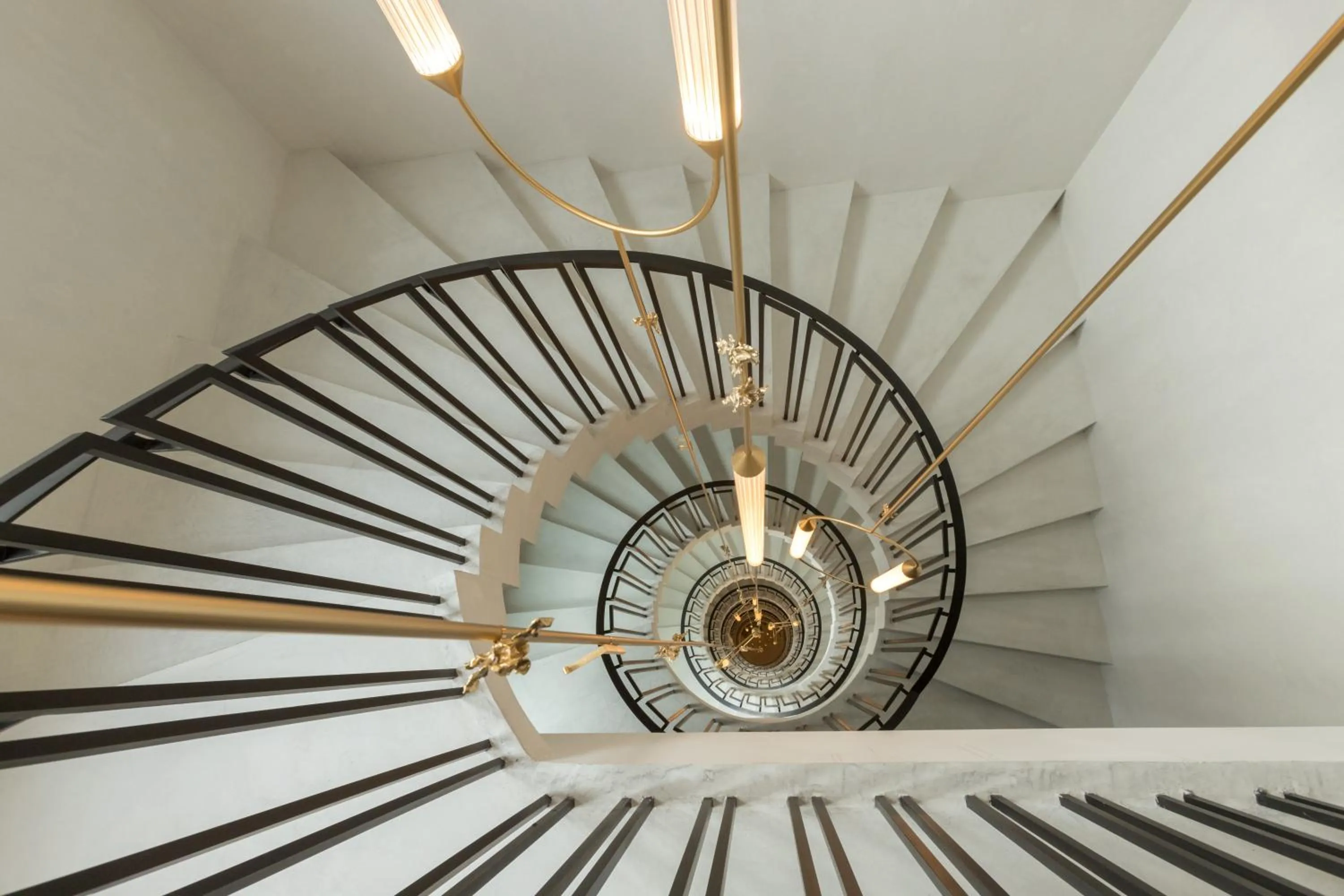 Property building in Monograph Freedom Square