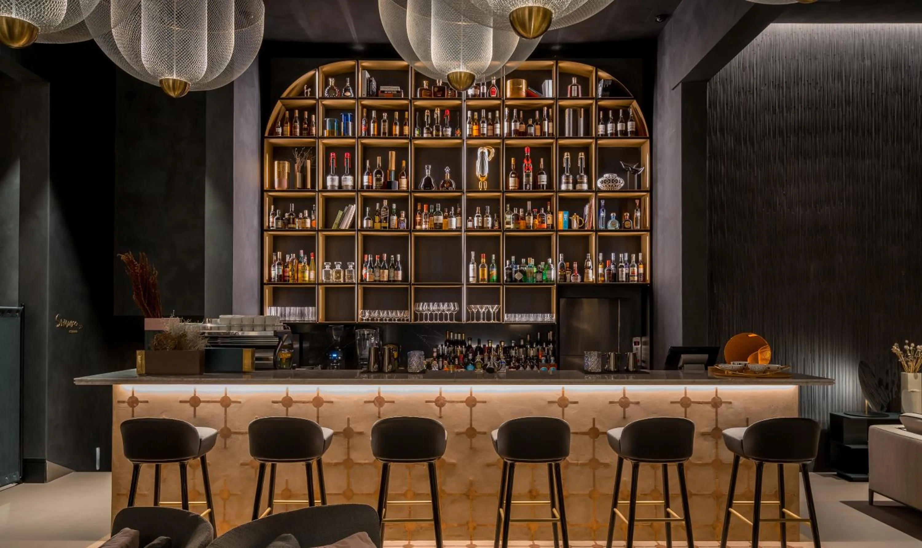 Restaurant/places to eat in Monograph Freedom Square