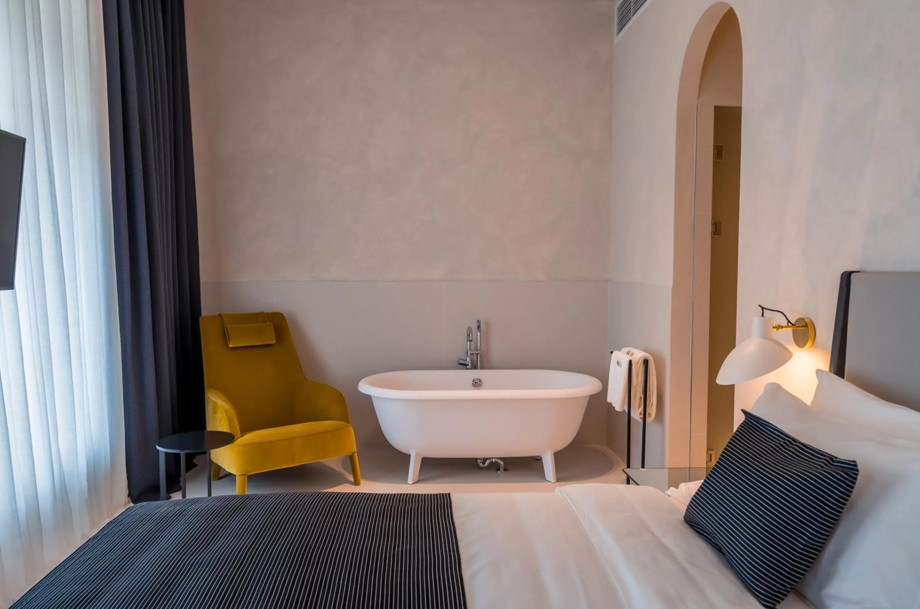 Bed in Monograph Freedom Square