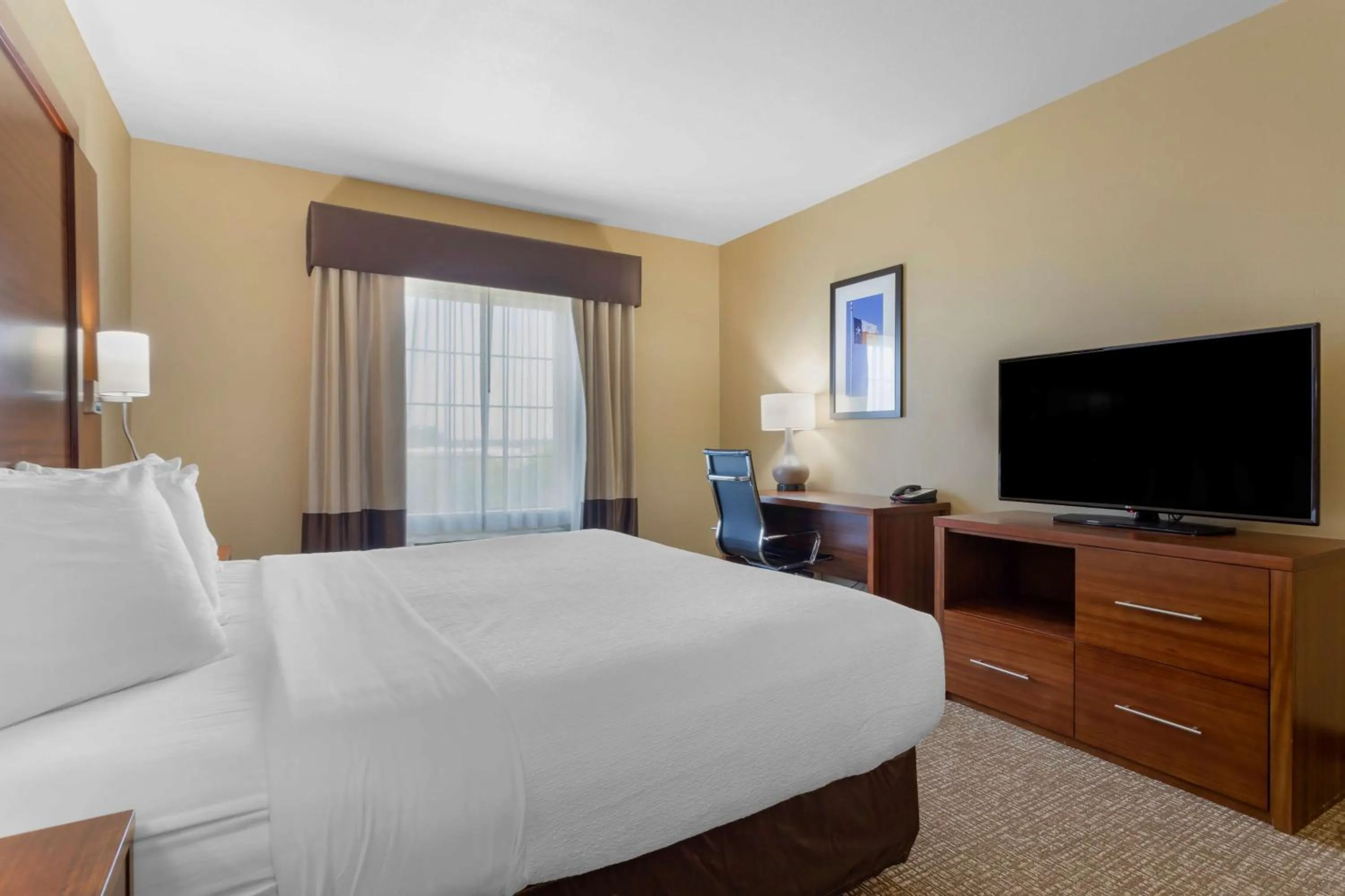 Bedroom, Bed in Best Western Texas City