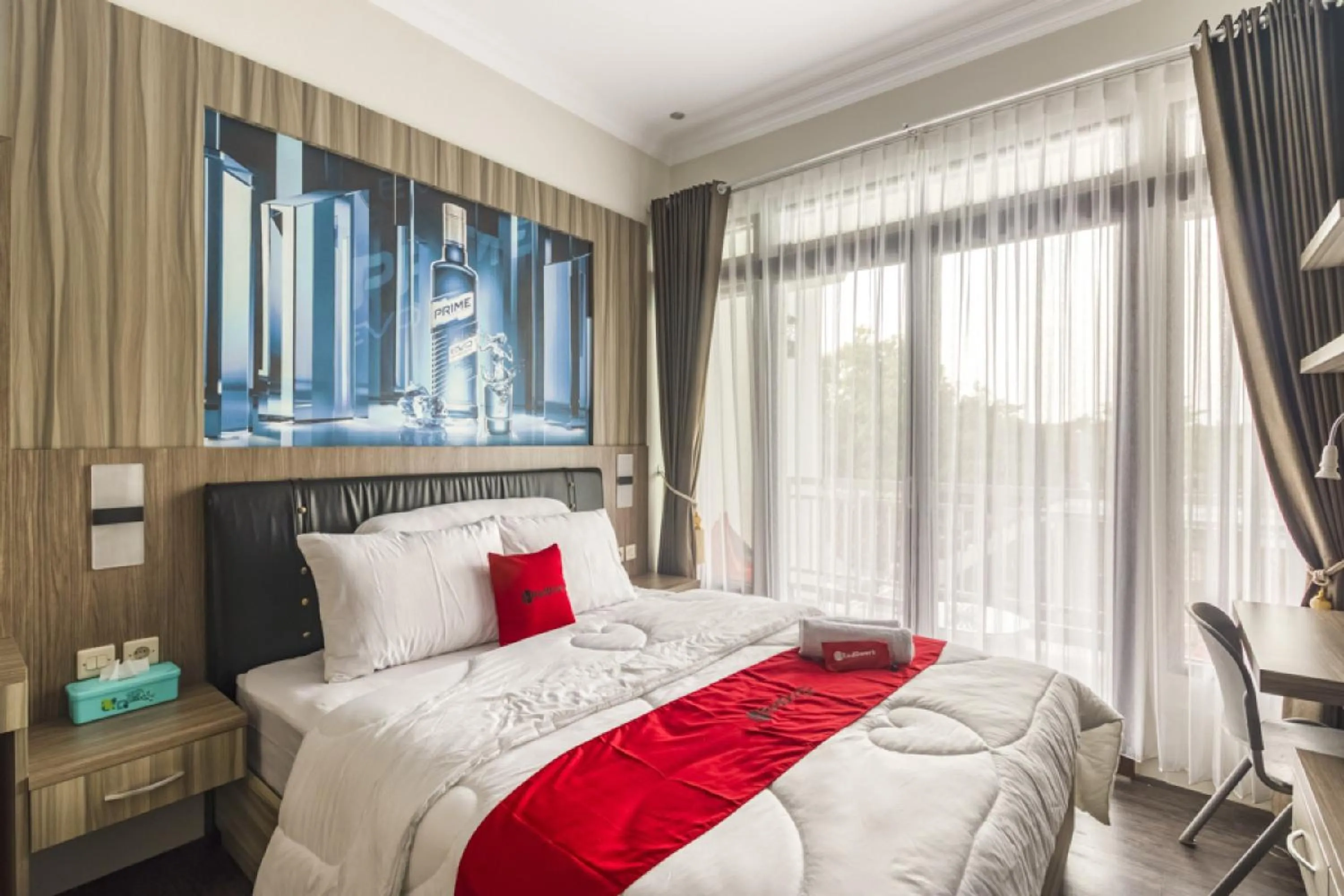 Bedroom, Bed in RedDoorz Plus near Gembira Loka Zoo 2