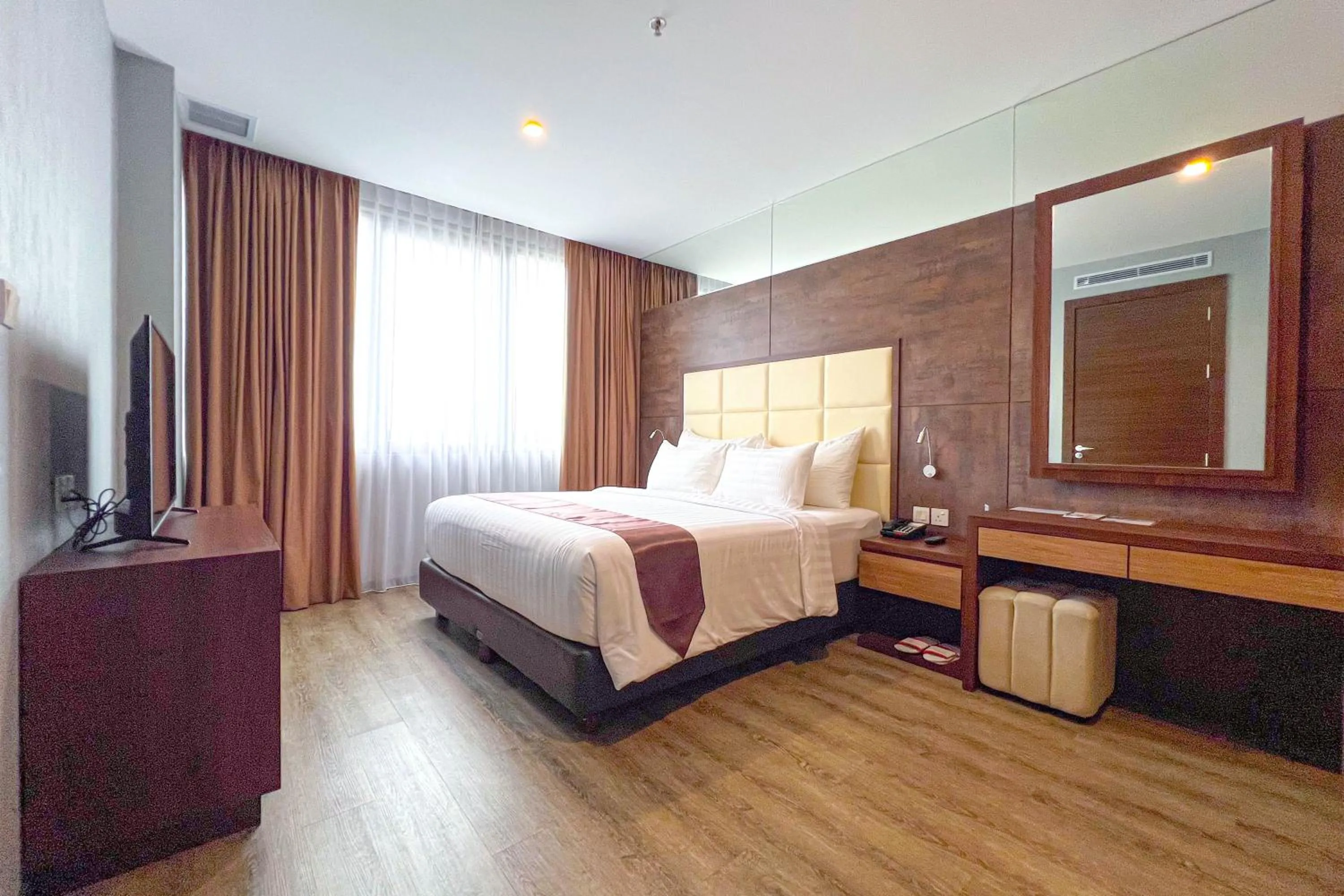 Bedroom, Bed in Asialink Hotel Batam by Prasanthi