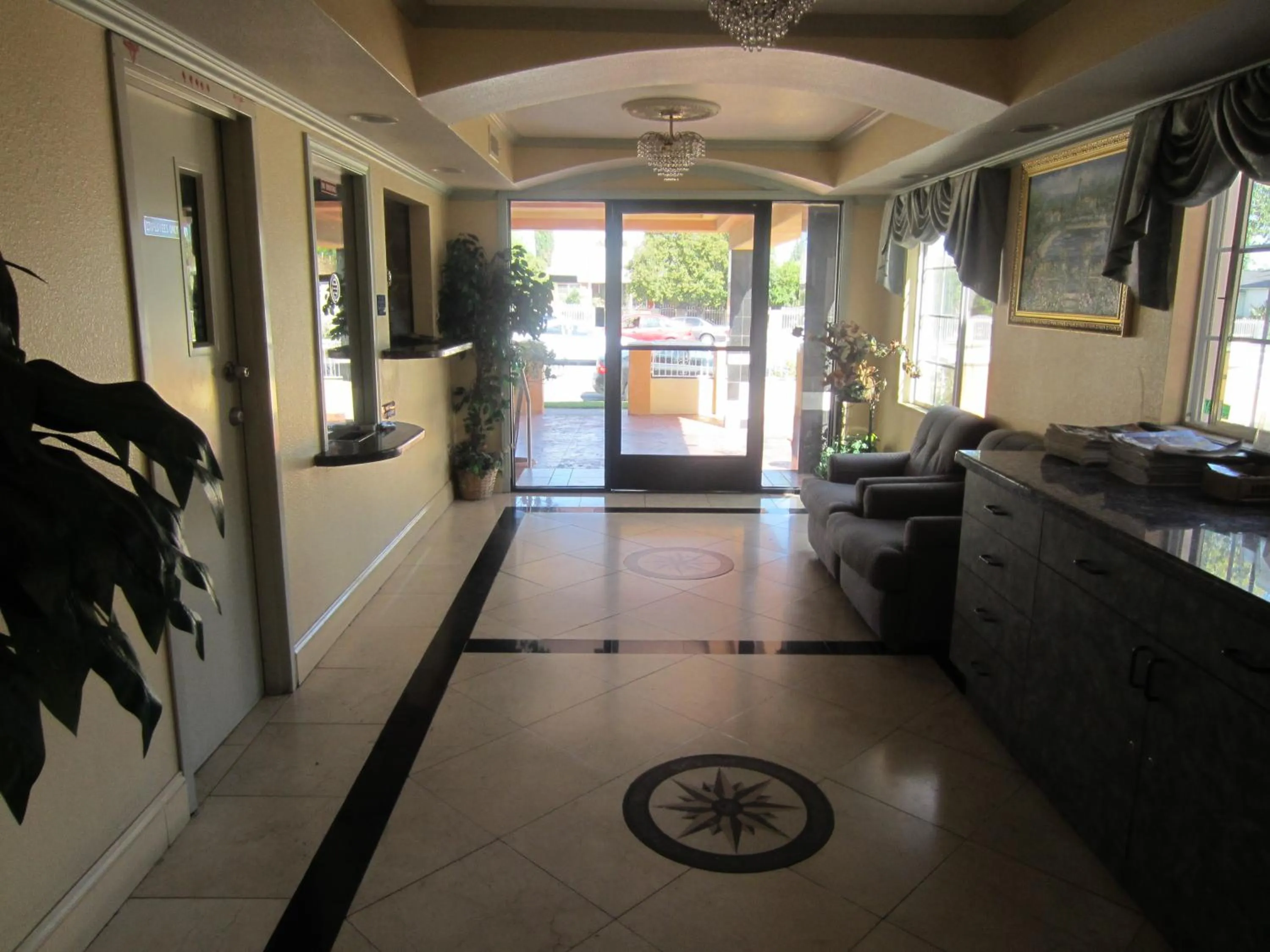 Lobby or reception in Starlight Inn Canoga Park