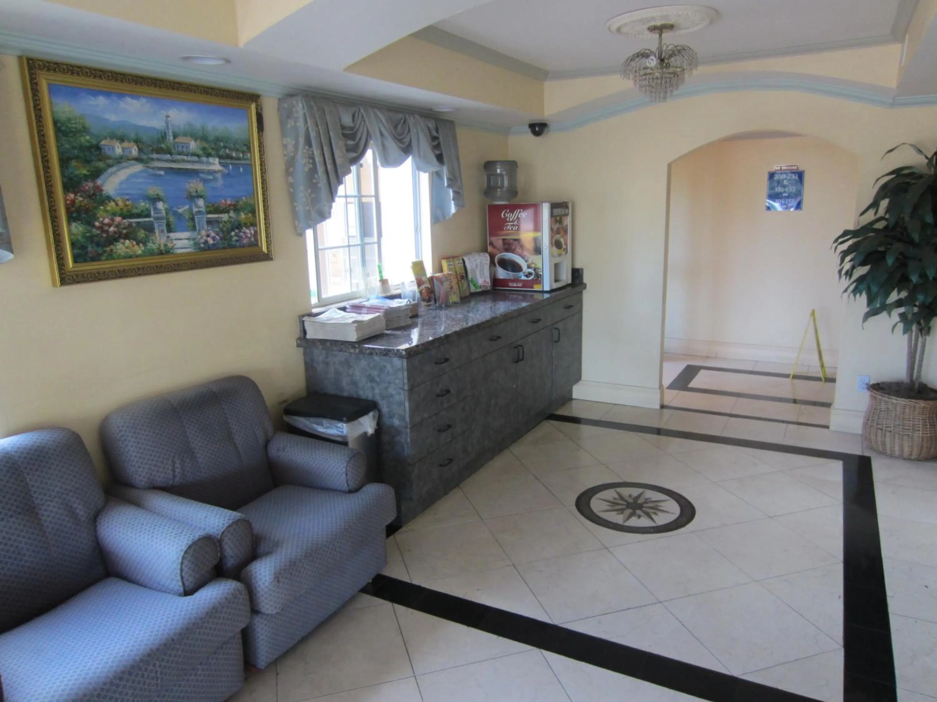 Lobby or reception in Starlight Inn Canoga Park