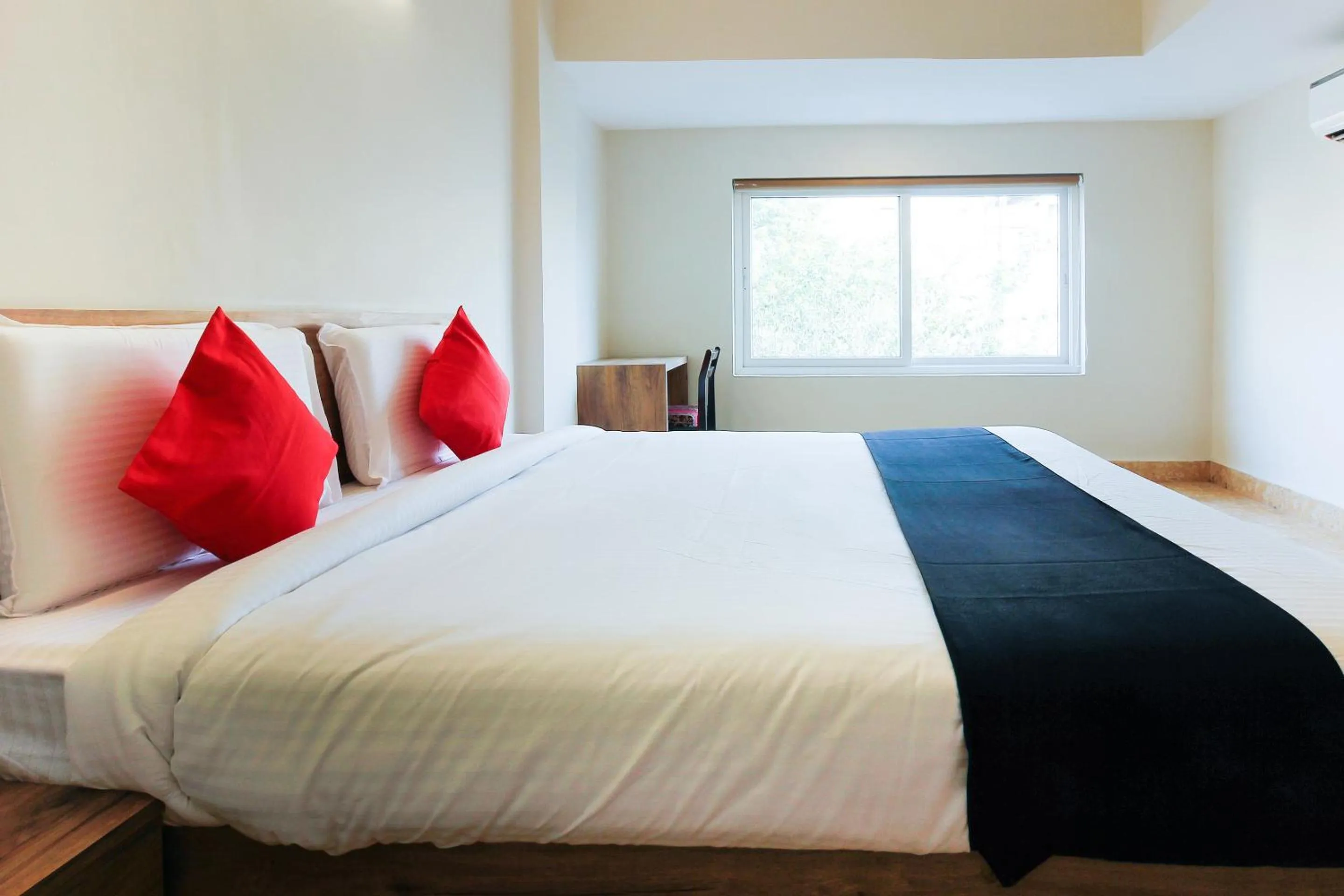 Bedroom, Bed in Super Capital O Sri Suprabhat Grand Near Kachiguda Railway Station