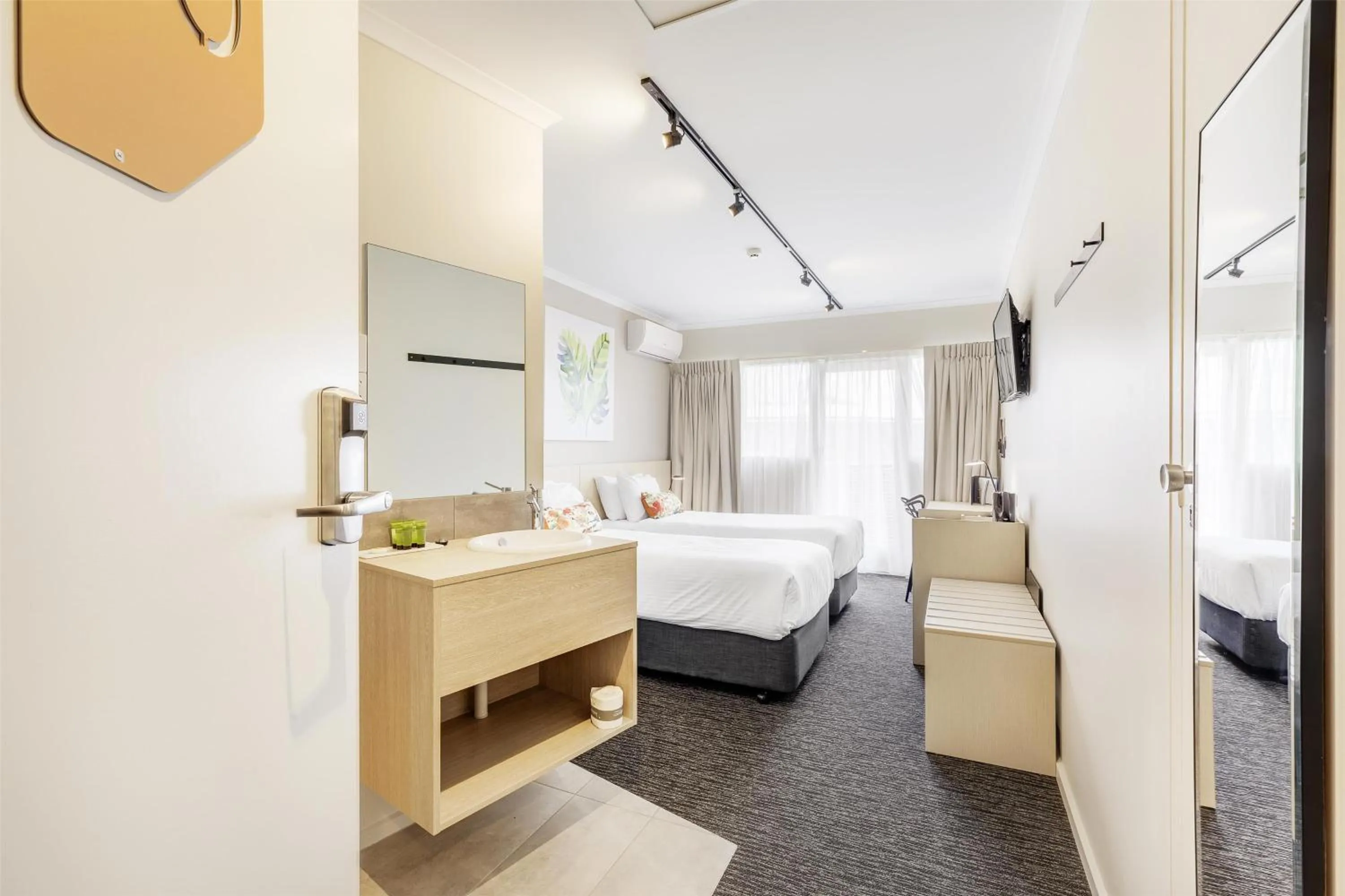 Bedroom, Bed in Nightcap at Findon Hotel