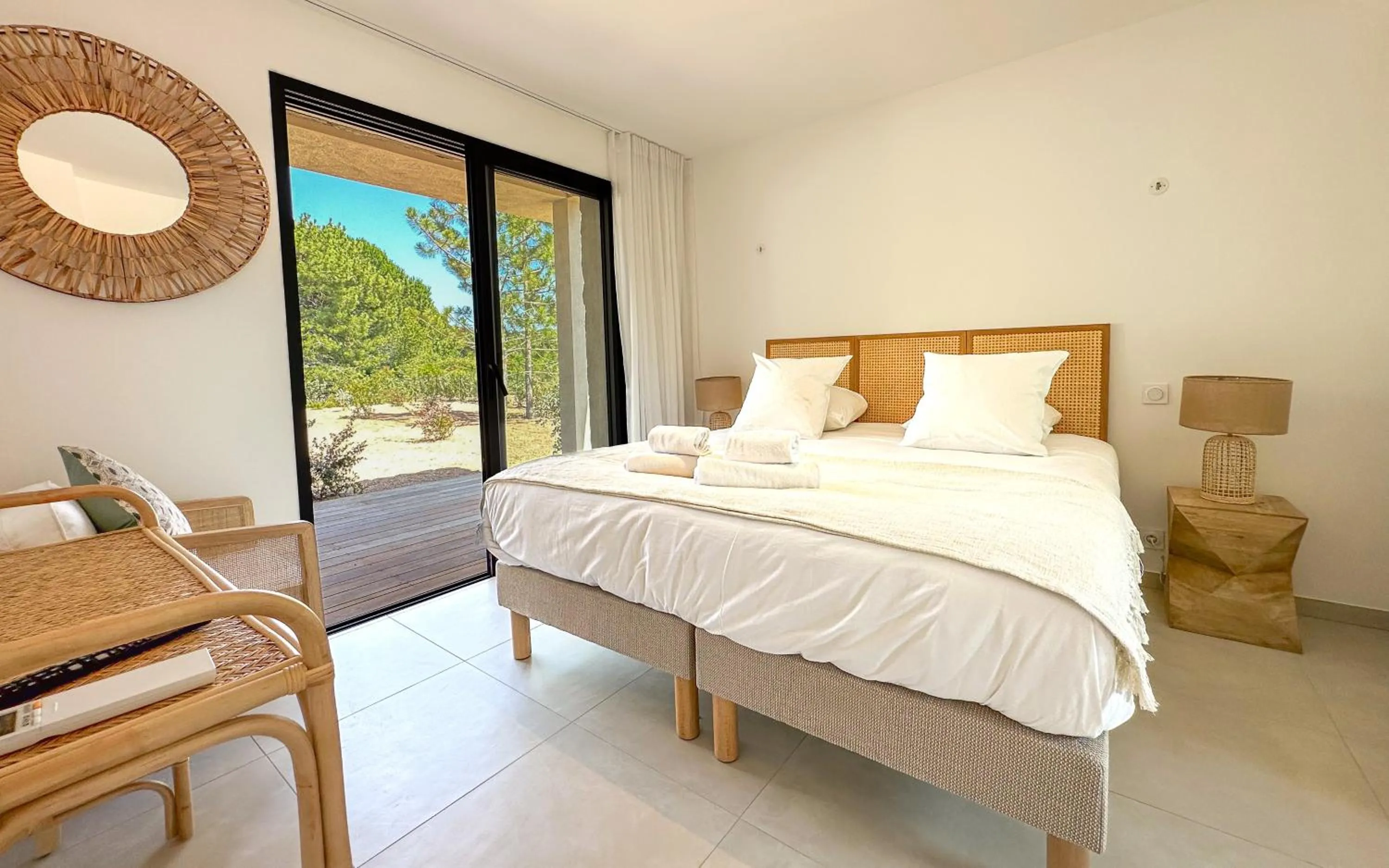 Bed in Calarossa Bay Resort