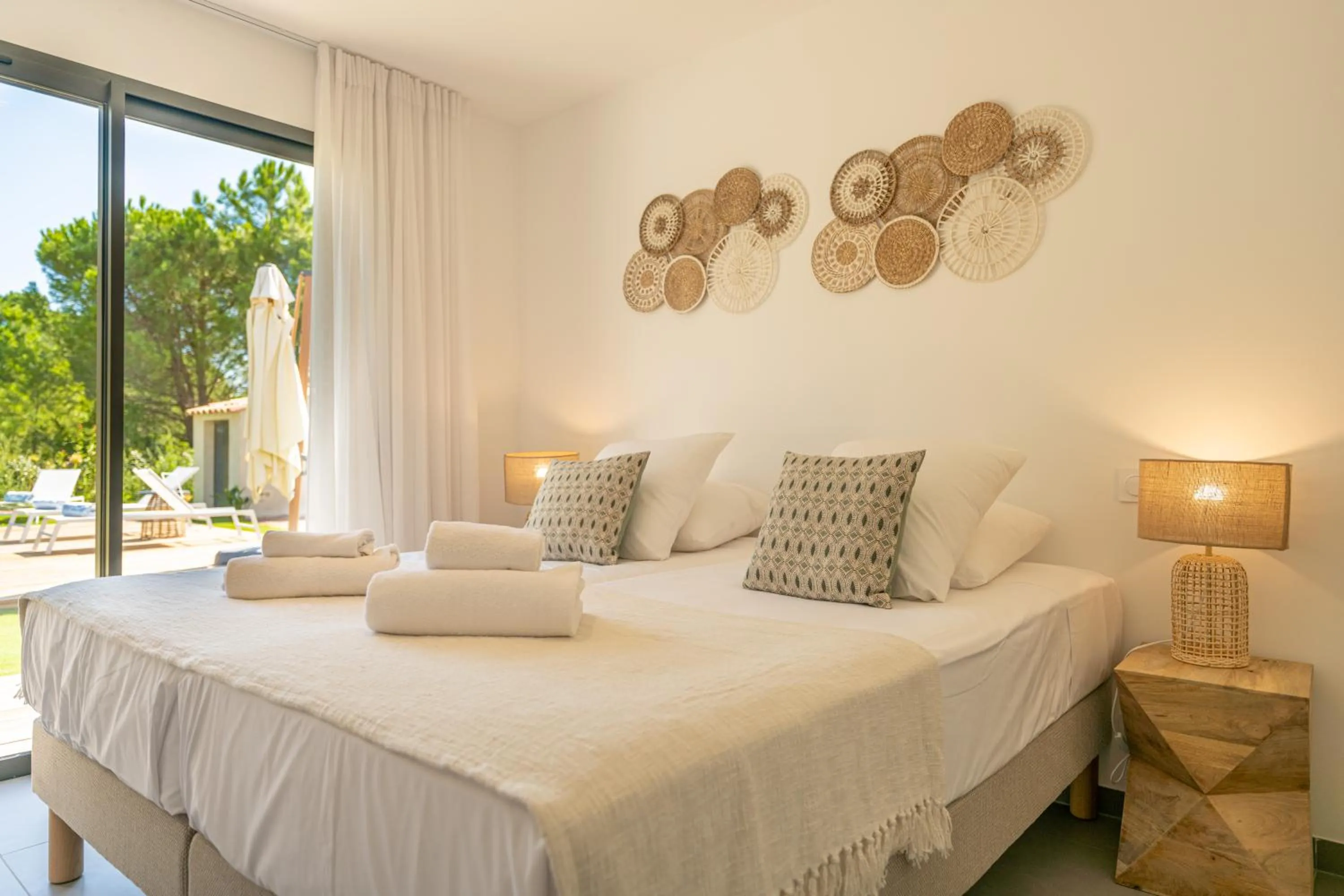 Bed in Calarossa Bay Resort