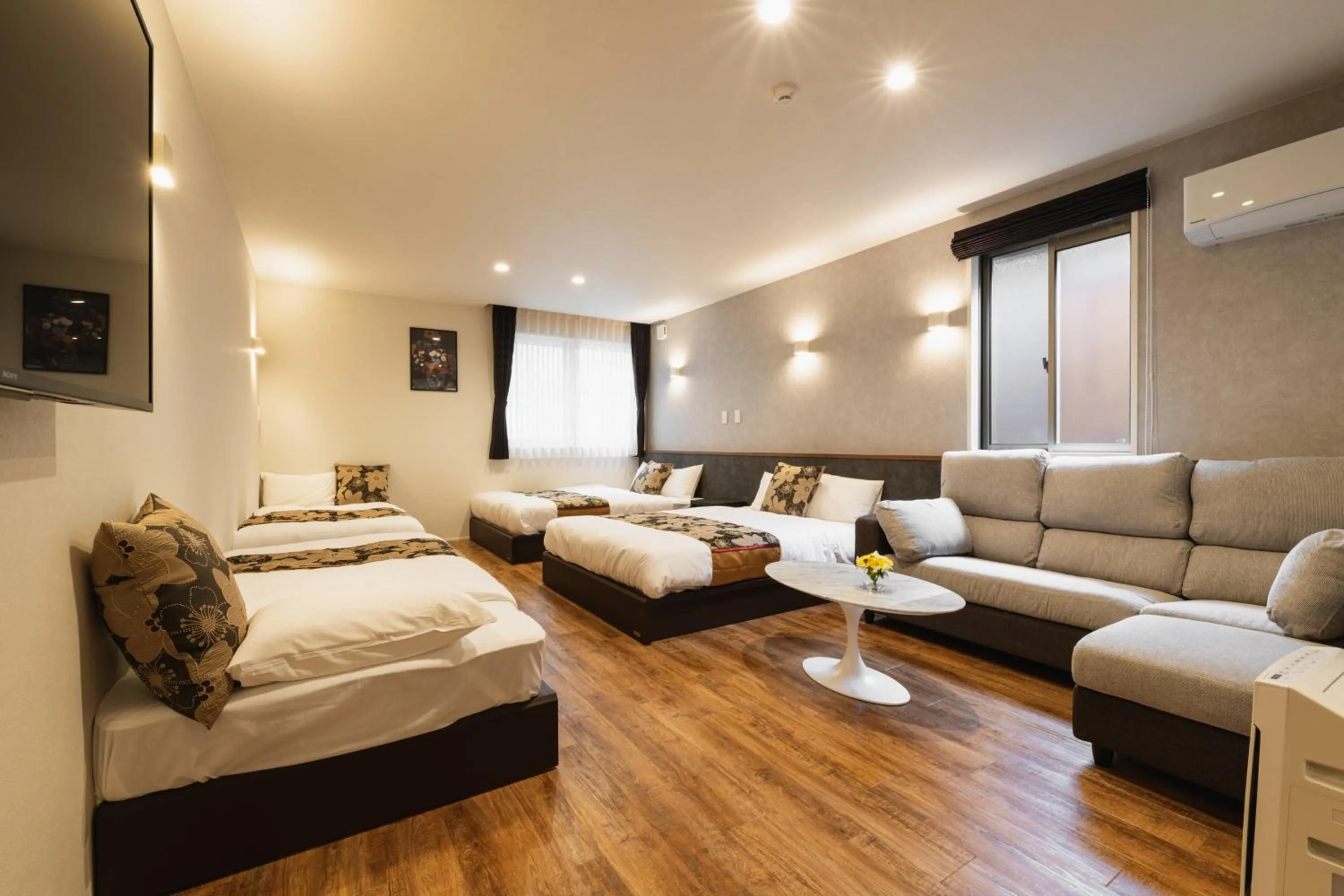 Photo of the whole room in GRAND BASE Nagasaki